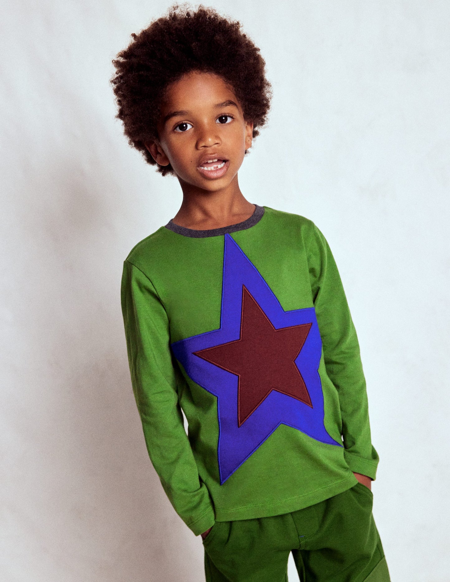 Star Appliqué T-shirt-Broccoli Green Star