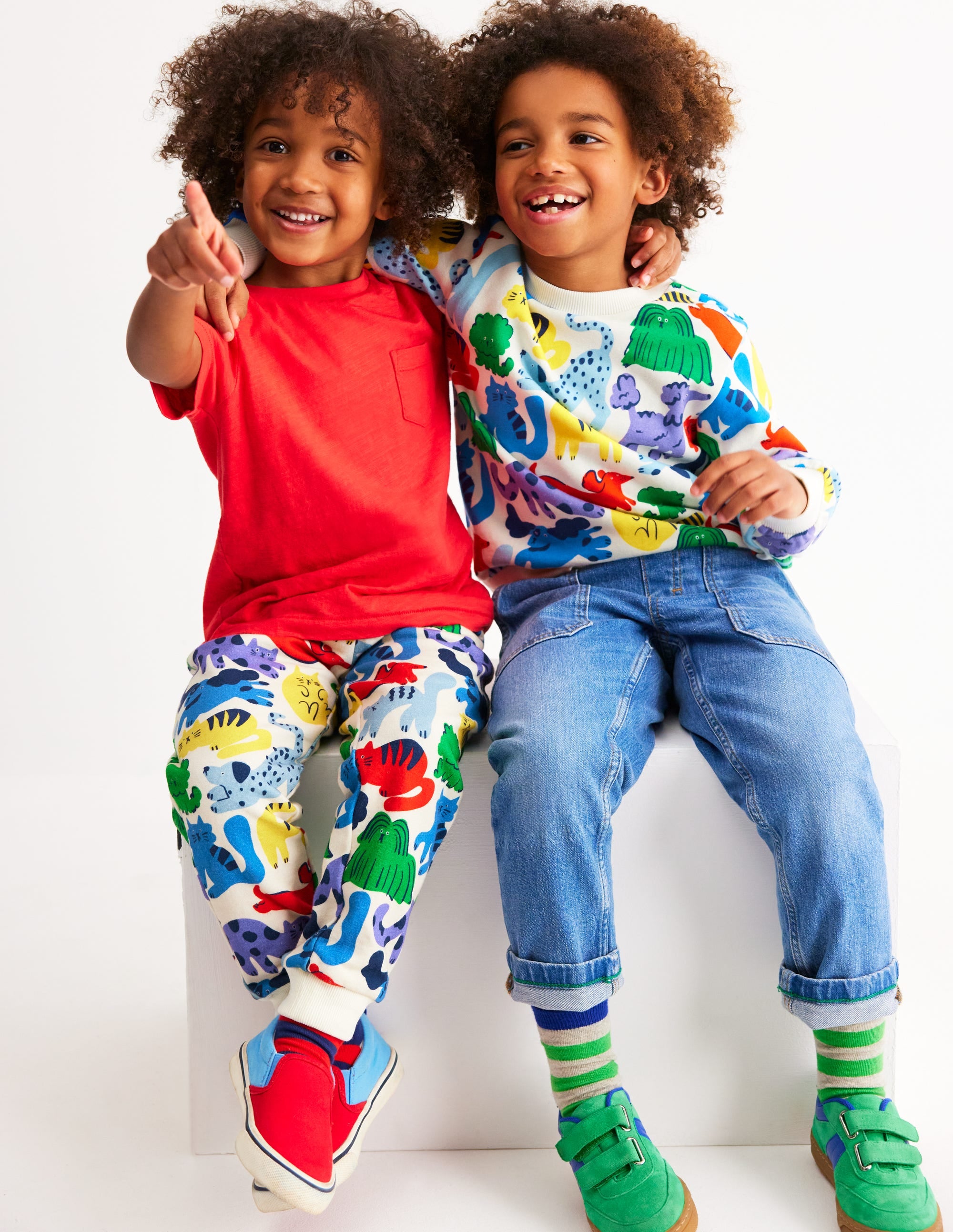 Printed Sweatshirt-Rainbow Pets - Image 4