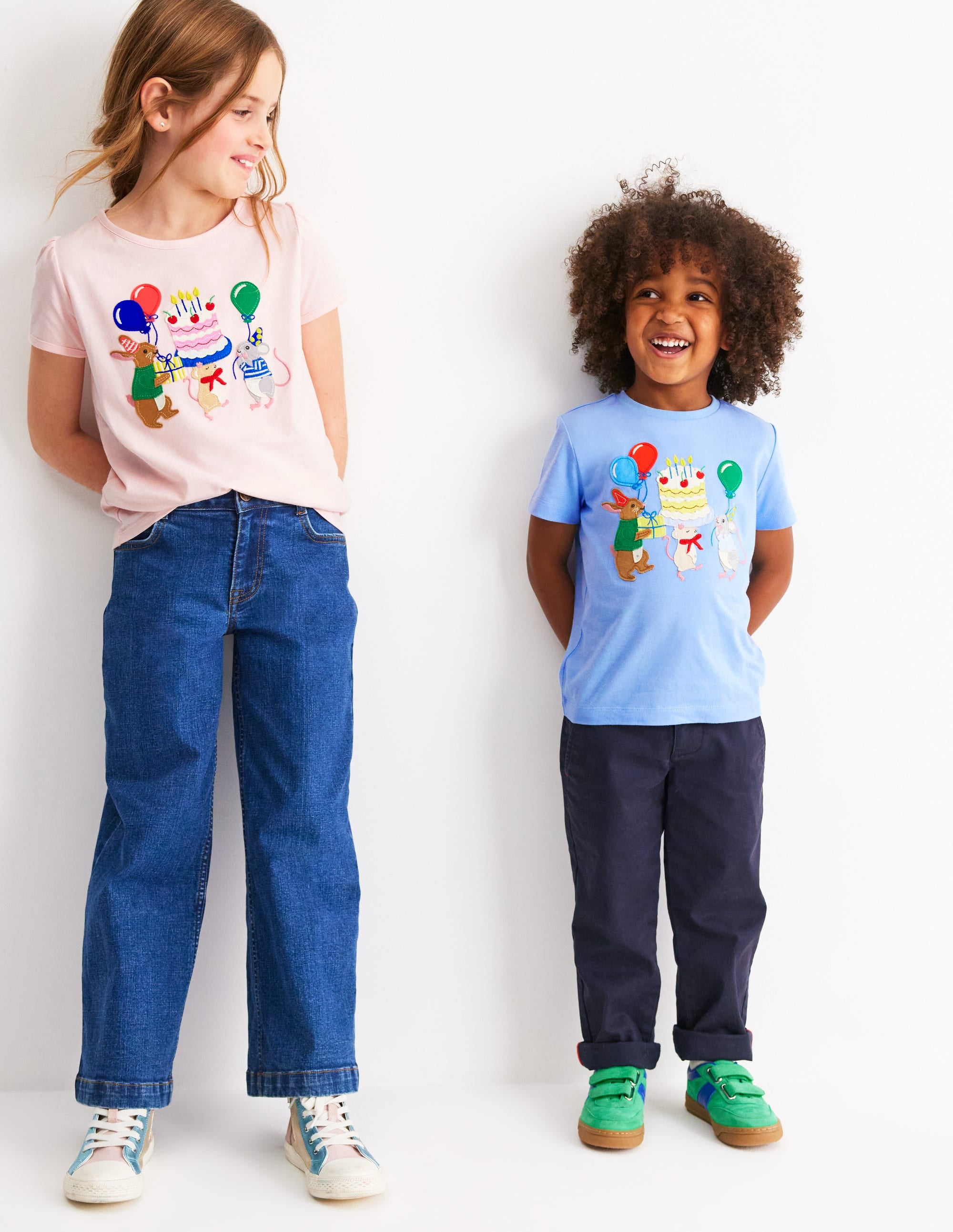 Short Sleeve Appliqué T-shirt-Glacier Blue Birthday Bunnies - Image 4