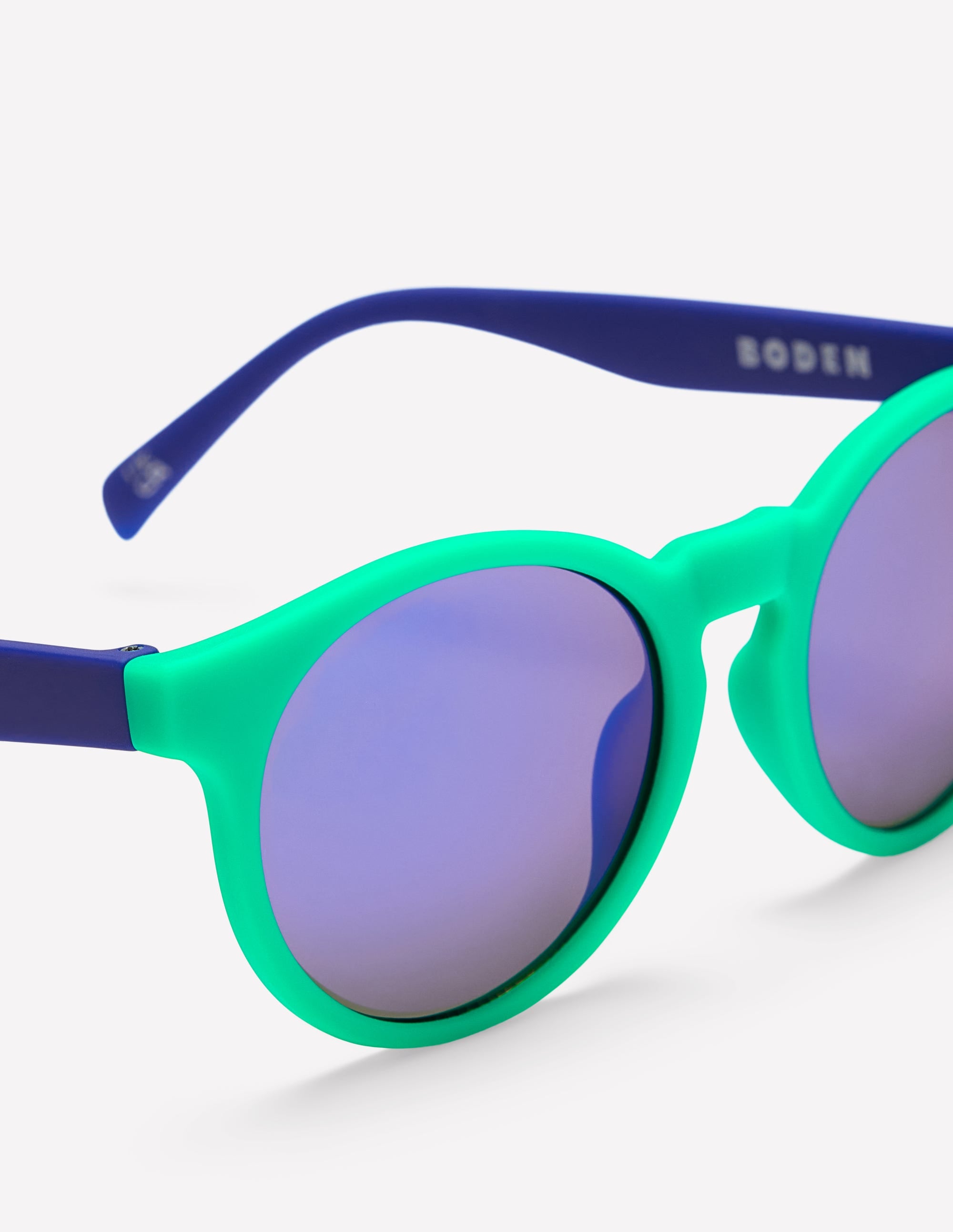 Classic Sunglasses-Green - Image 3