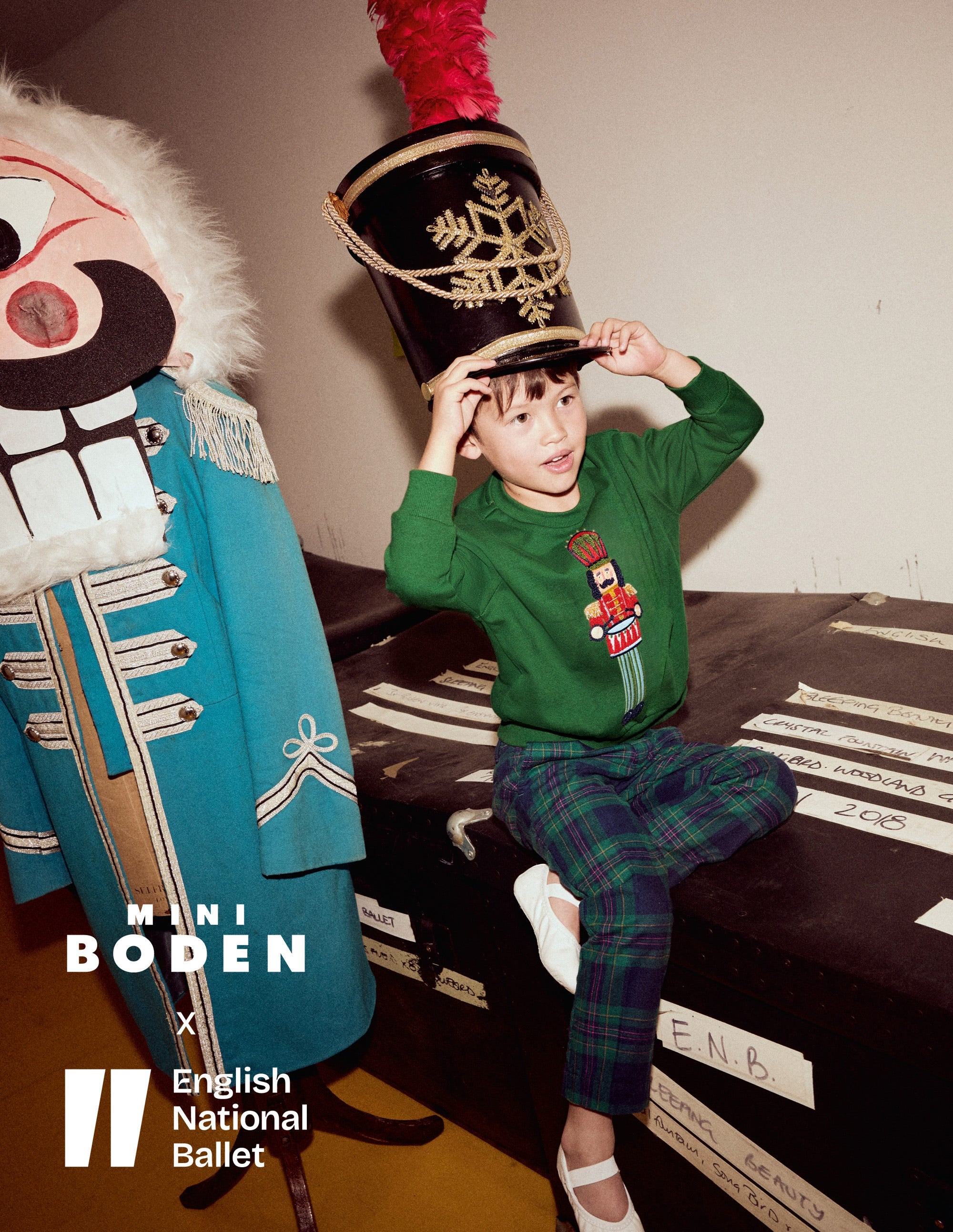 Cosy Festive Sweatshirt-Eden Nutcracker - Image 4