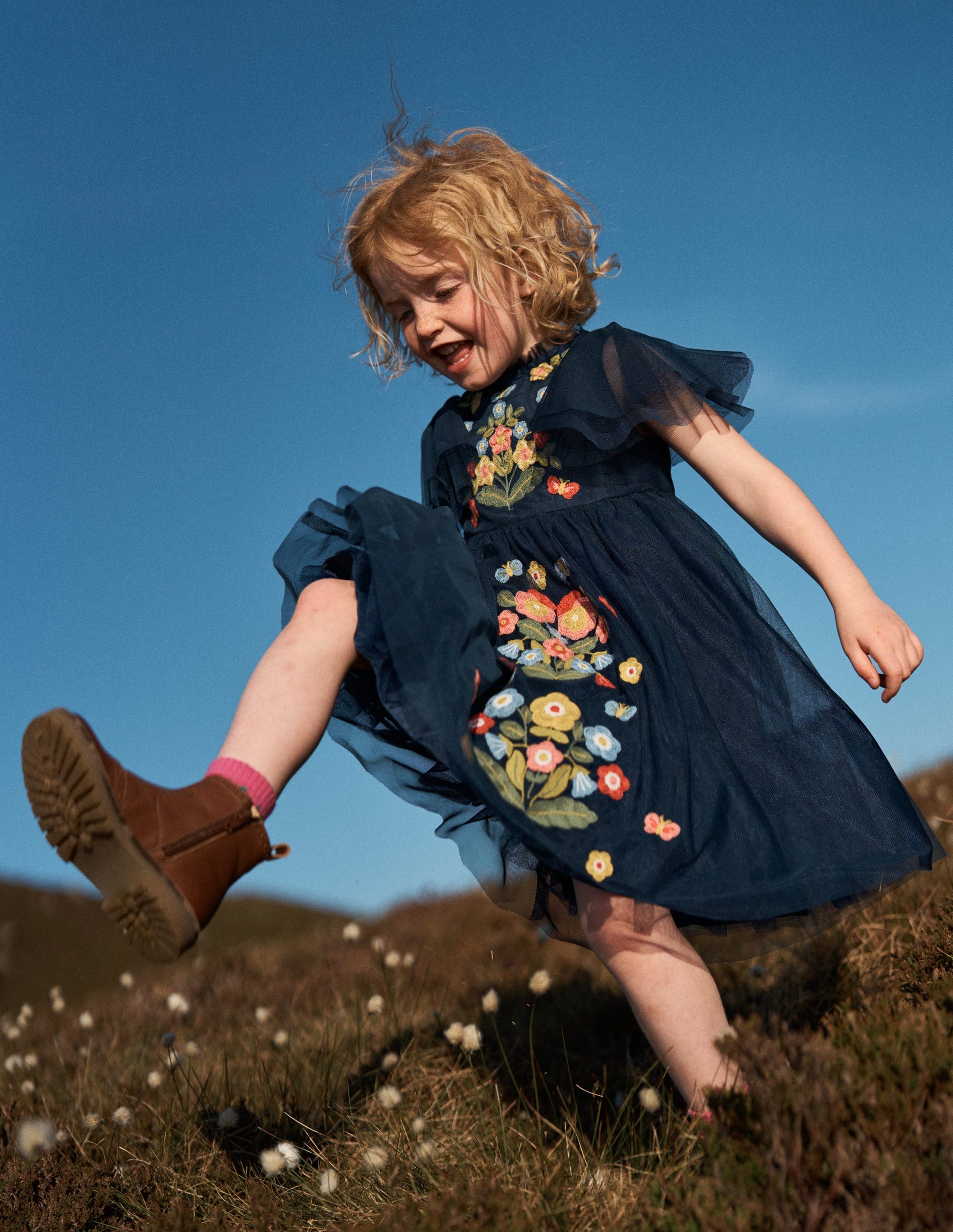 mini boden reindeer dress Boden Girls Boden Reindeer Dress Mini Boden Reindeer Dress Size 5-6 Y