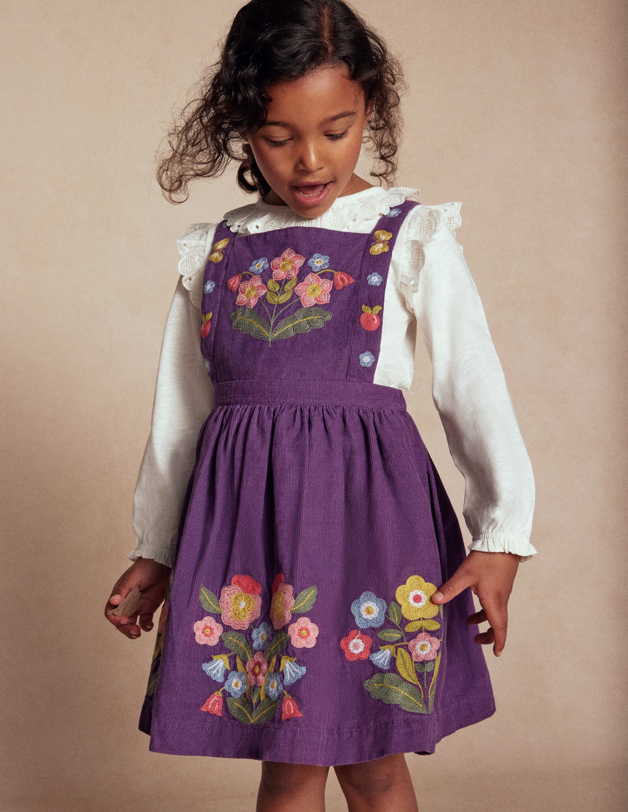 h*)様 URSINA EMBROIDERED PINAFORE 7-9y Apolina URSINA EMBROIDERED PINAFORE - CASHEW |