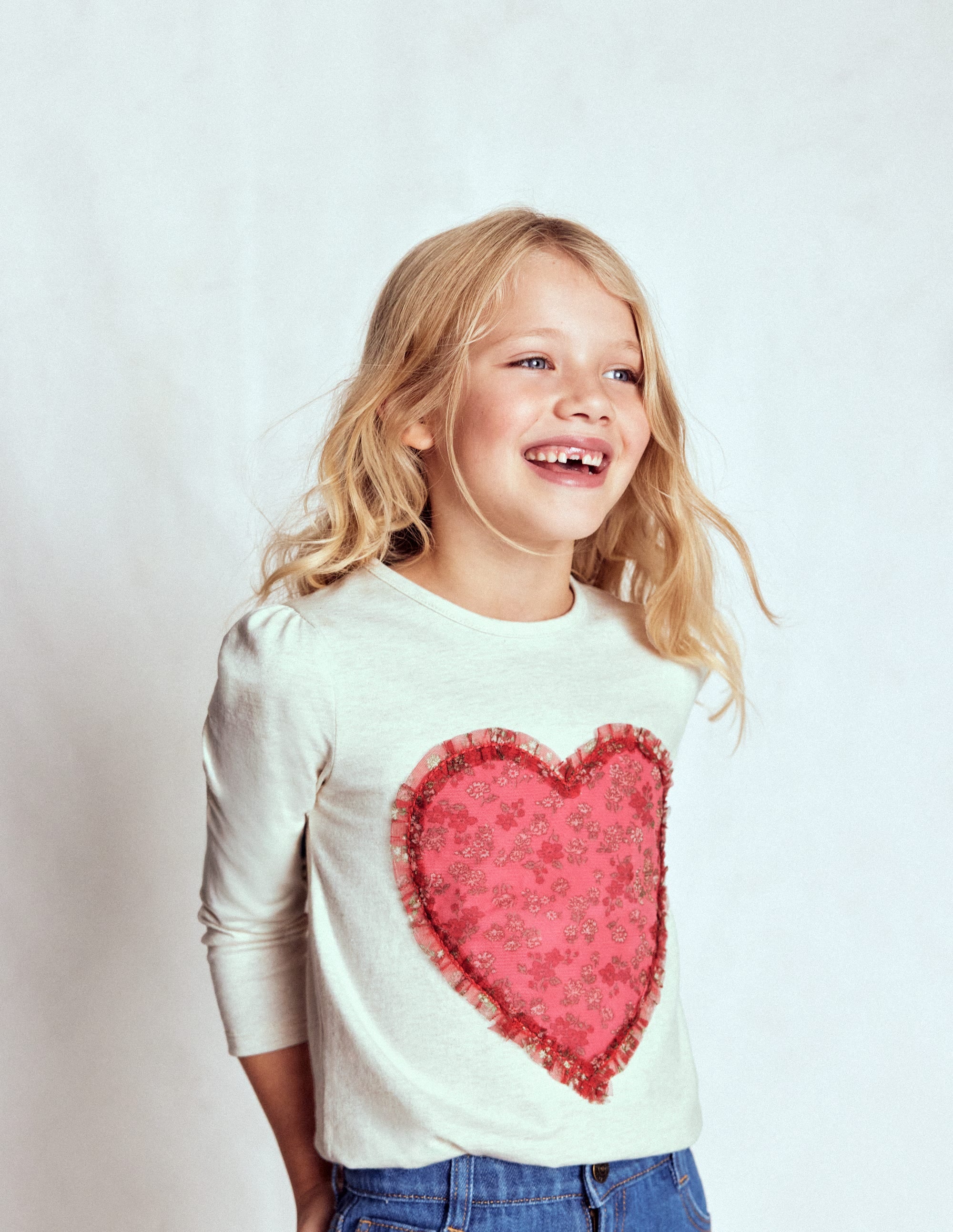 Puff Sleeve Appliqué  T-shirt-Ruffle Heart - Image 1