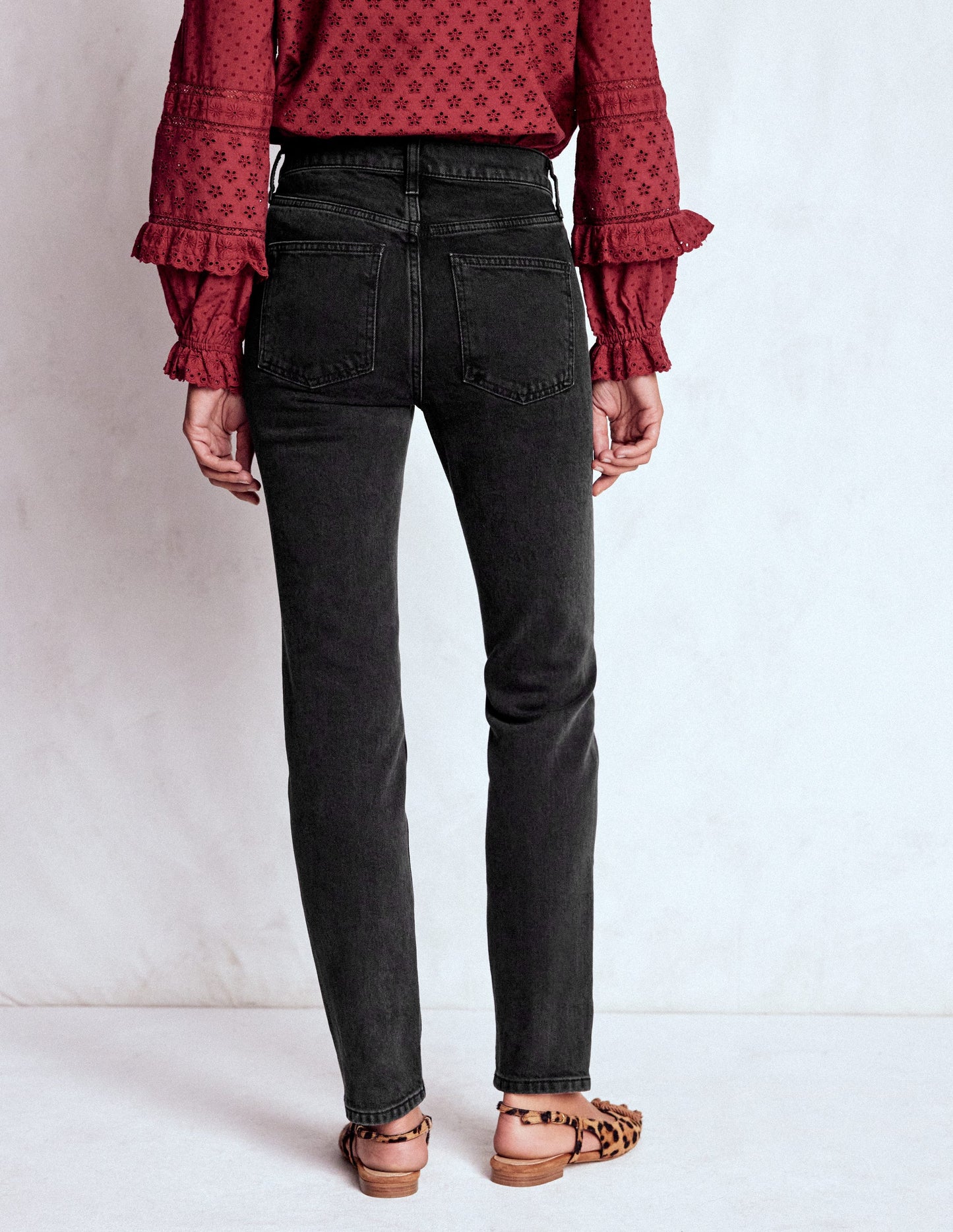 Girlfriend Jeans-Washed Black