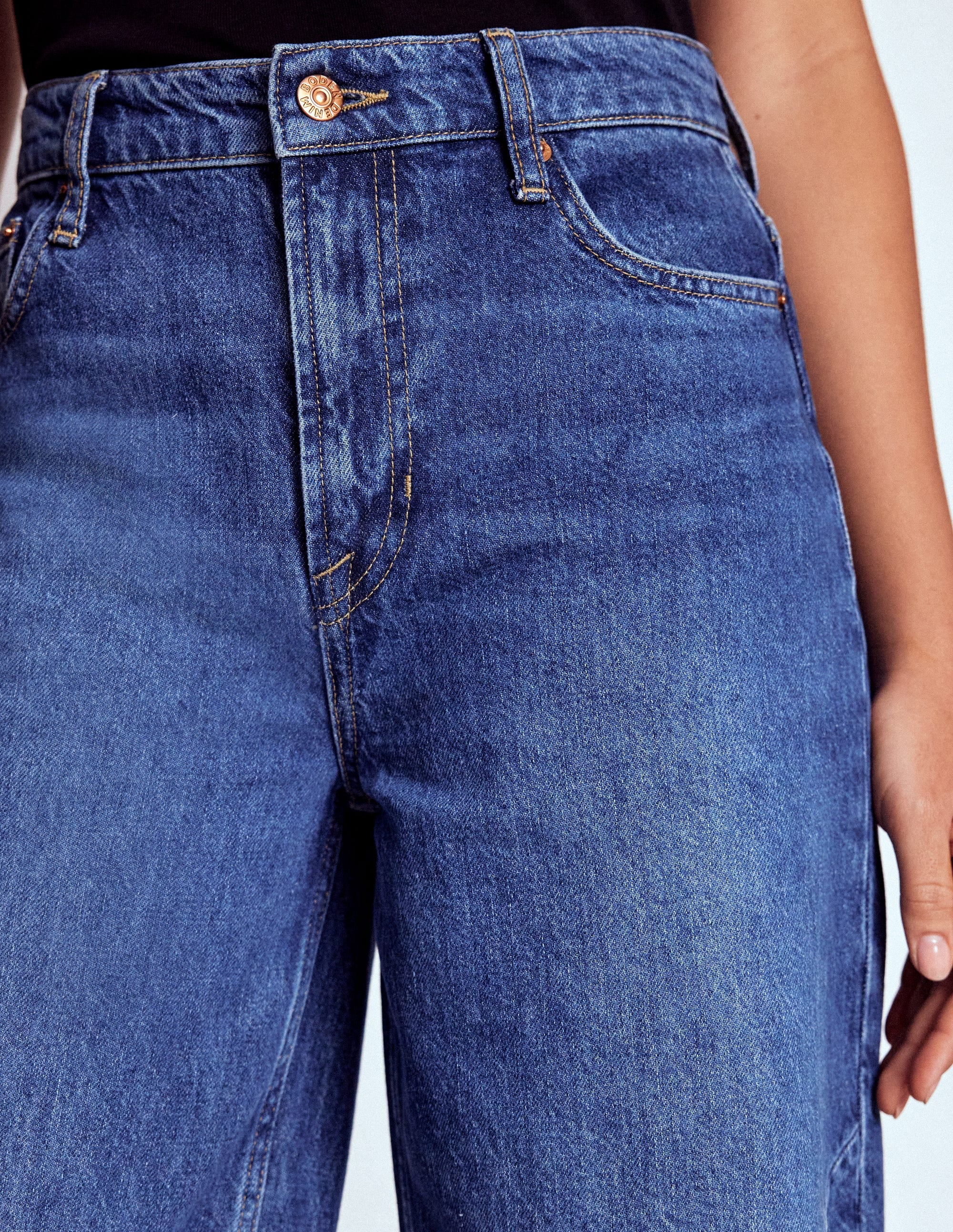 Barrel Leg Jeans-Mid Vintage - Image 5