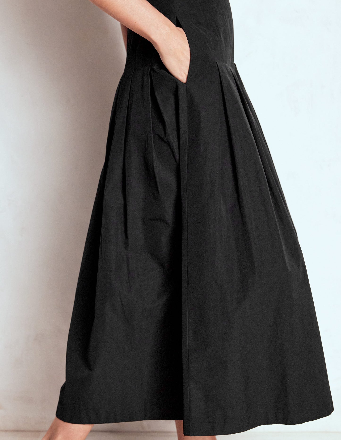 Valentina Taffeta Midi Skirt-Black