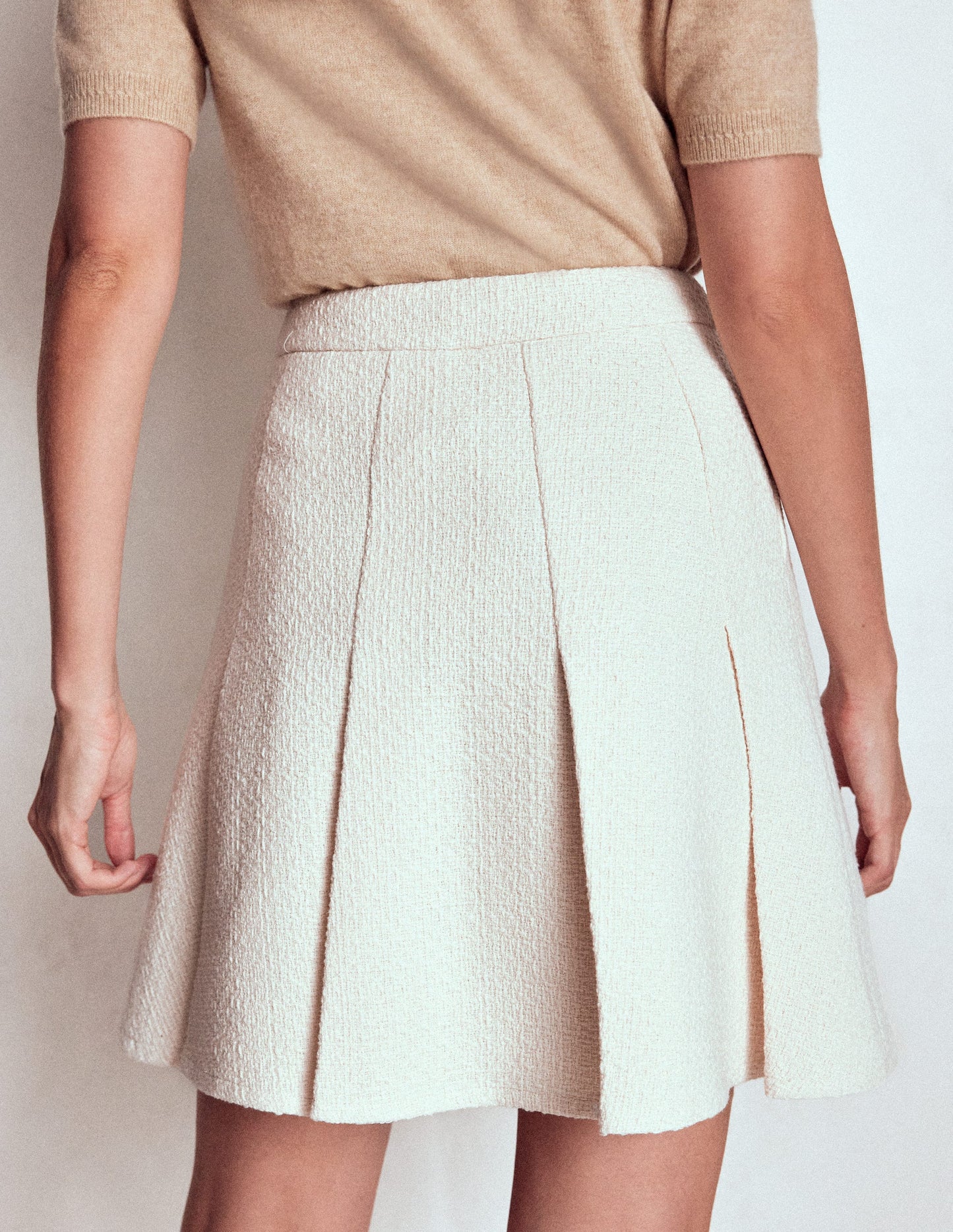Flippy Textured Skirt-White
