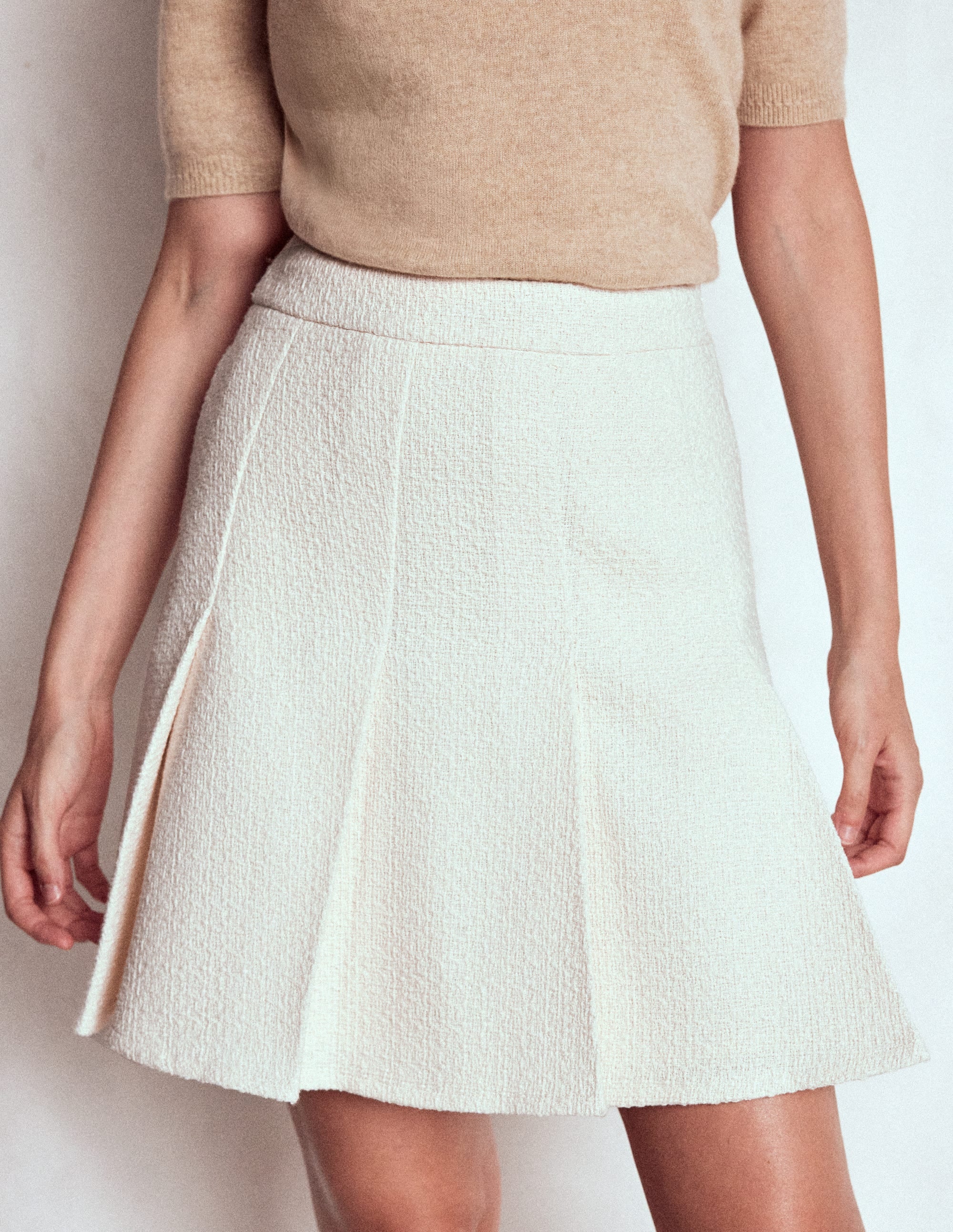 Flippy Textured Skirt-White - Image 4