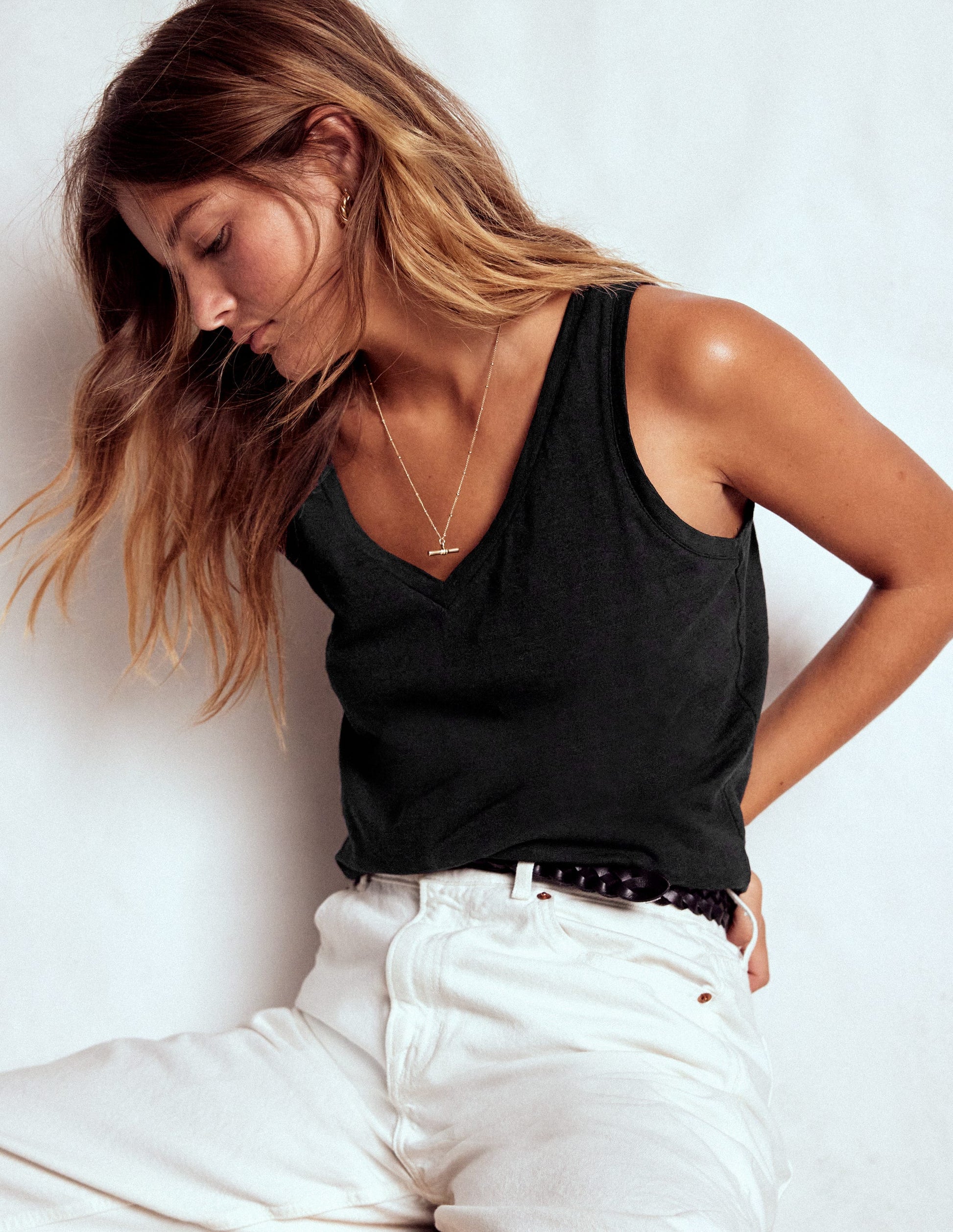 Regular V-Neck Slub Vest-Black-1