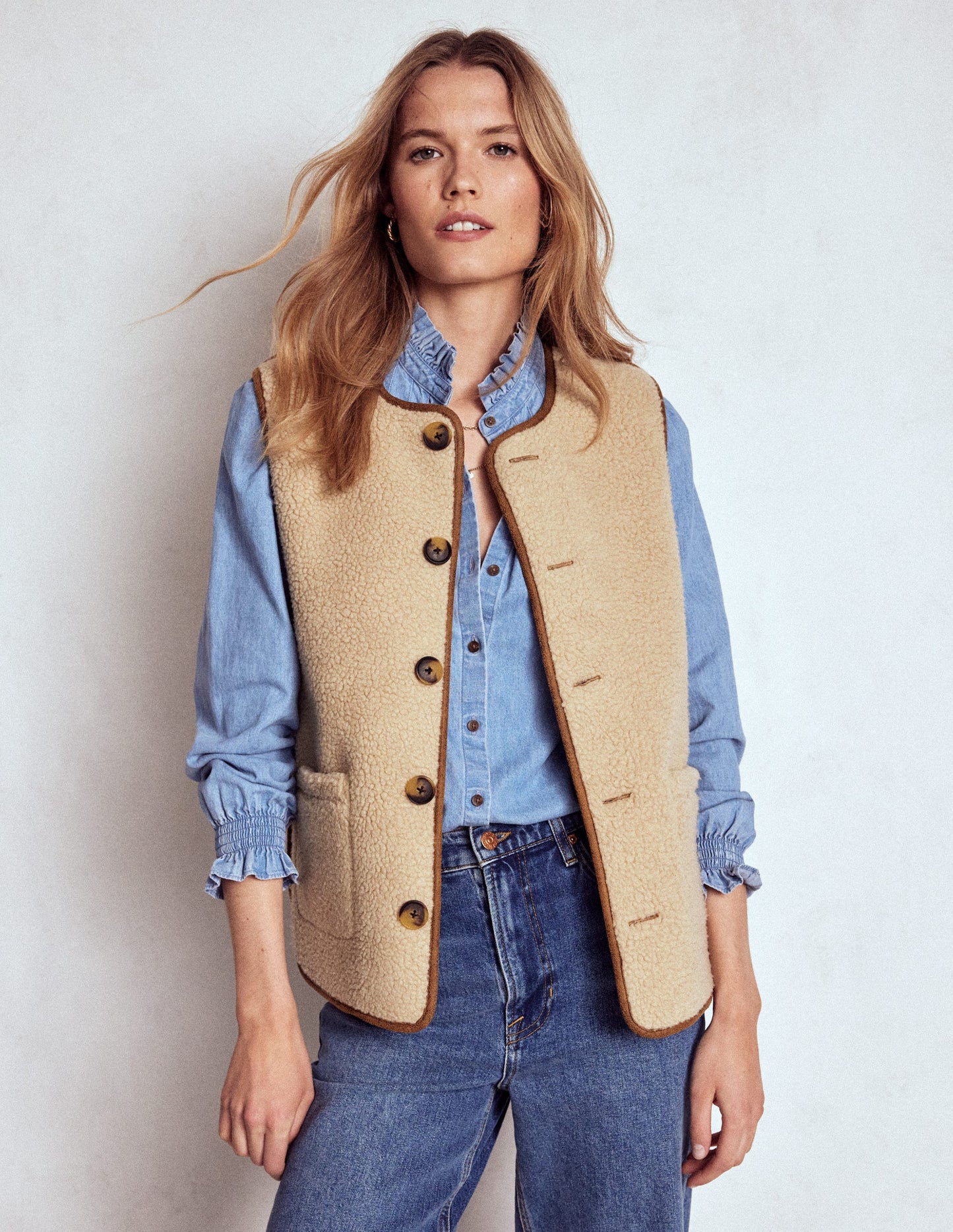 Clerkenwell Reversible Gilet-Hazelnut Brown, Natural