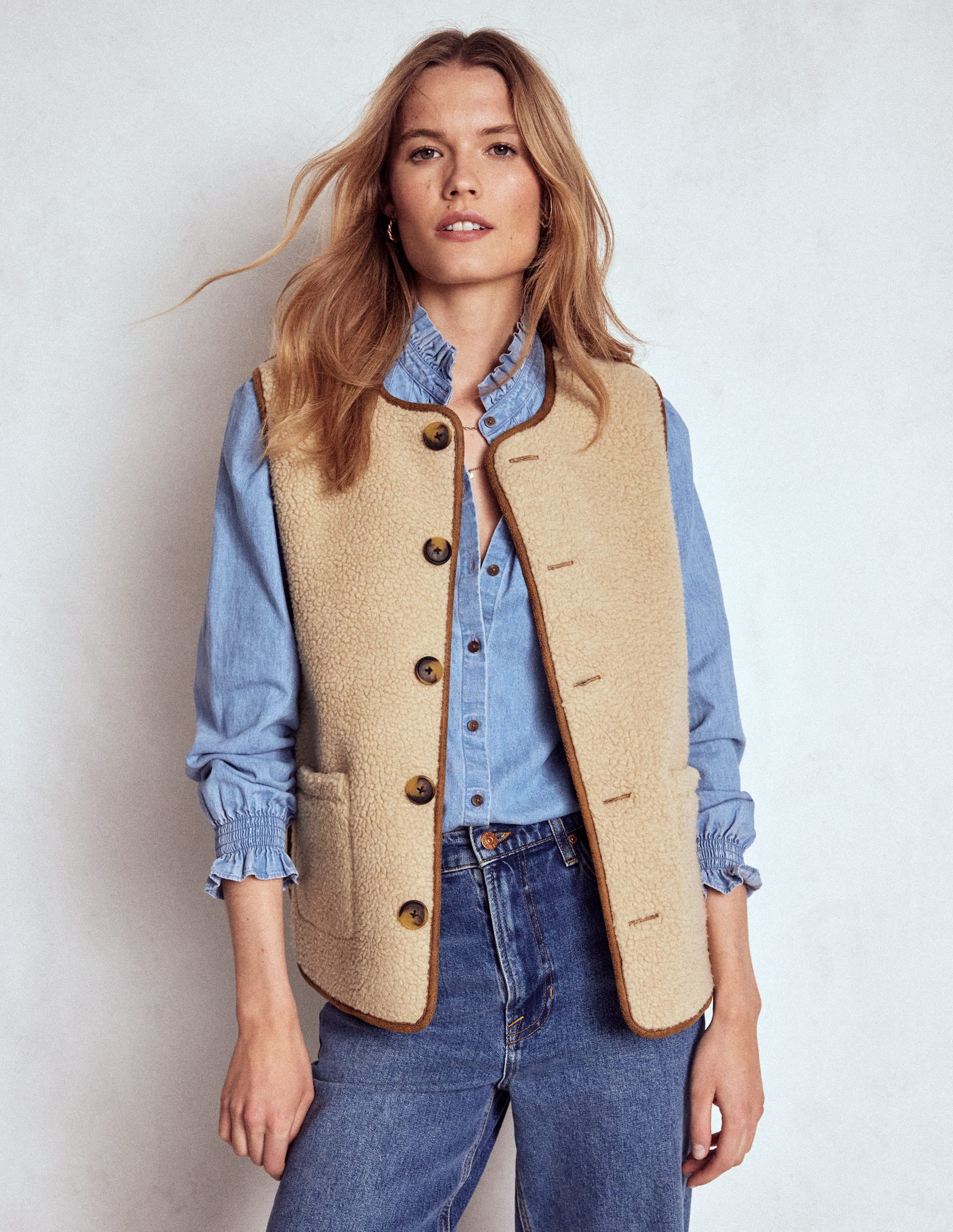 Clerkenwell Reversible Gilet-Hazelnut Brown, Natural - Image 5