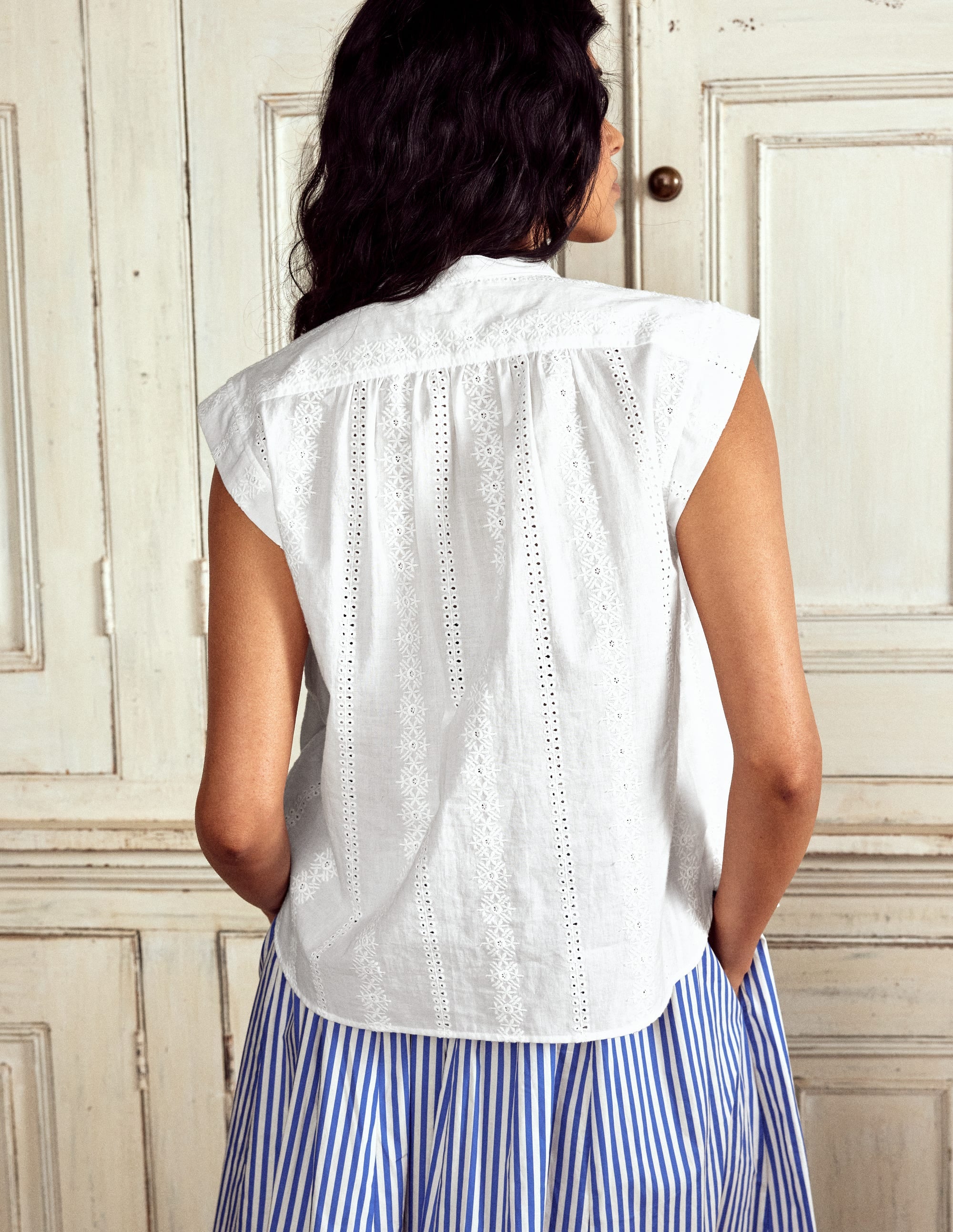 Fabric Texture Sleeveless Top-White - Image 4