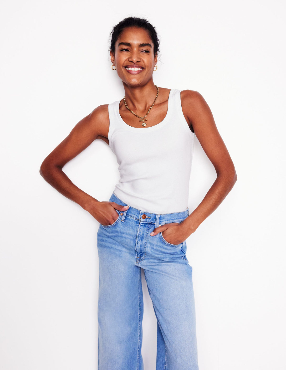 Essential Scoop-Neck Vest-White - Image 1
