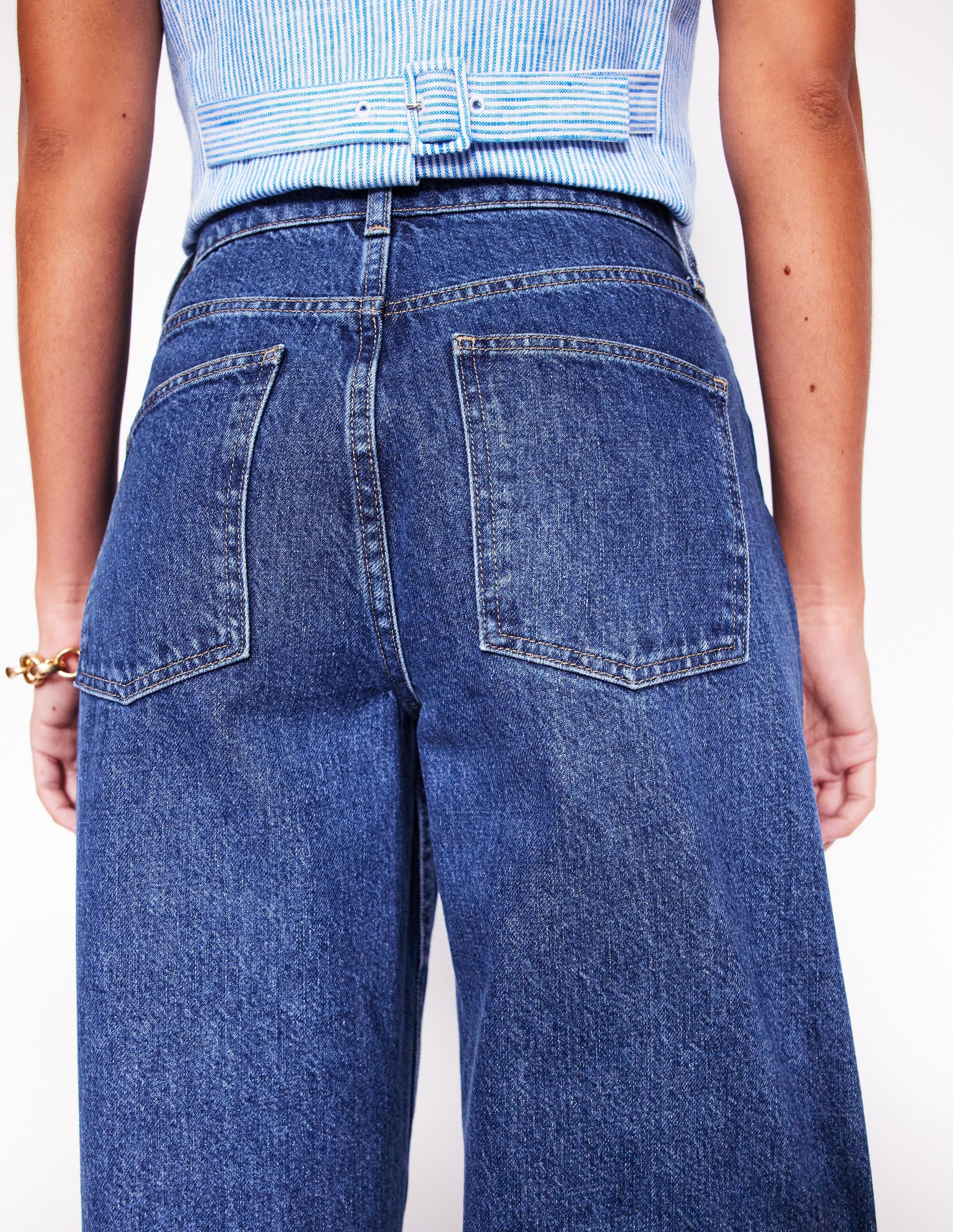 Barrel Leg Jeans-Mid Vintage - Image 13