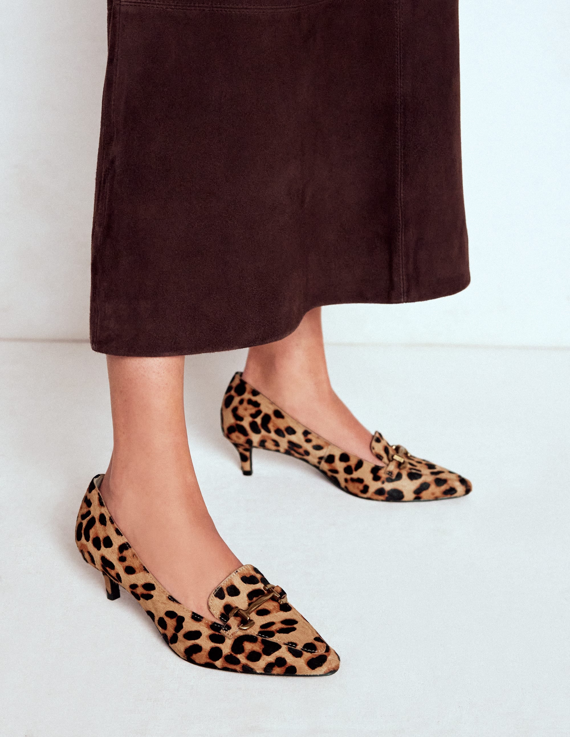 Herlipto Two-Tone Pointed Loafers Trois Heel Loafers