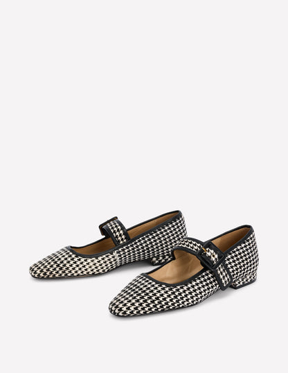 Vic Chisel Toe Mary Janes-White/Black-3