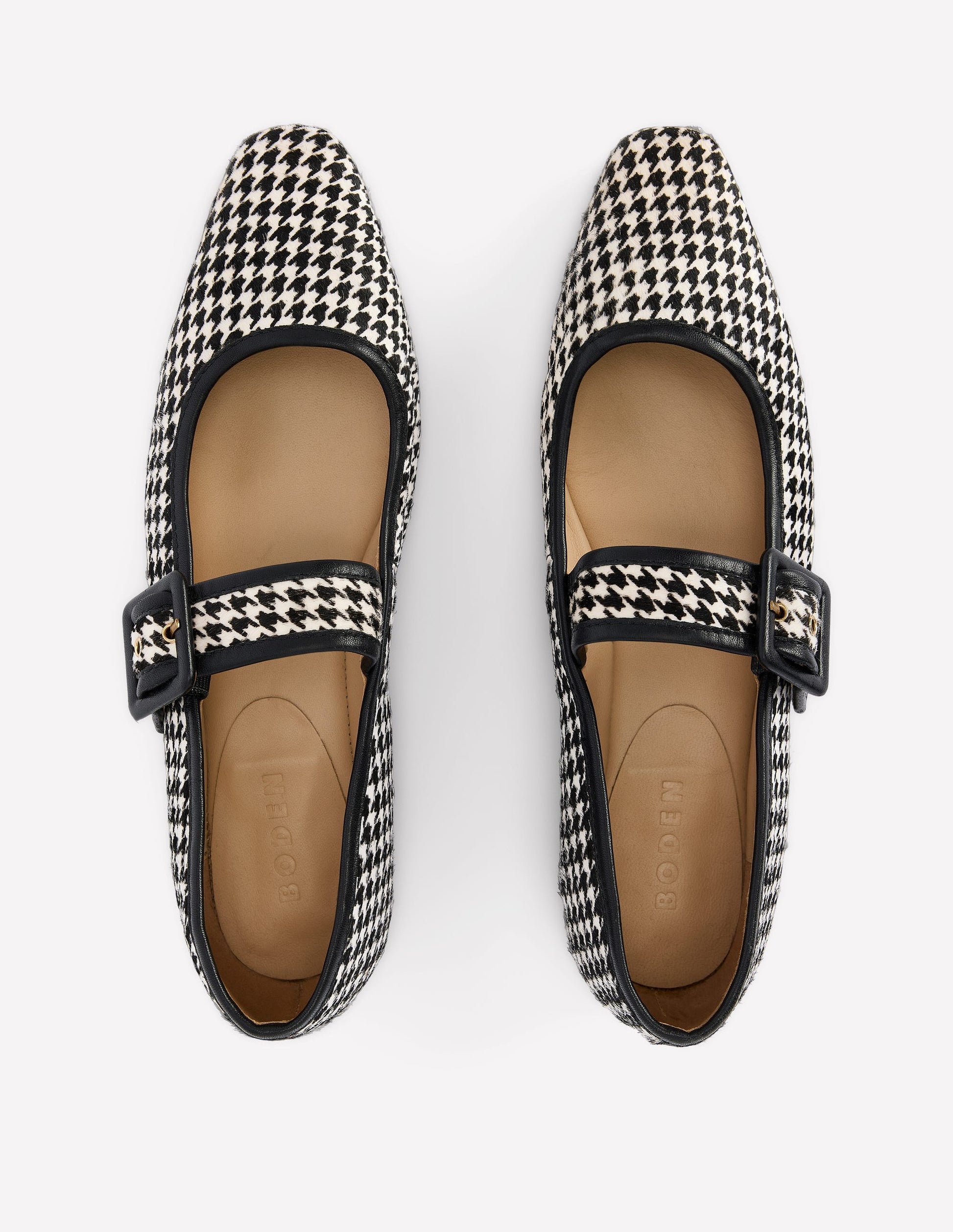 Vic Chisel Toe Mary Janes-White/Black-5