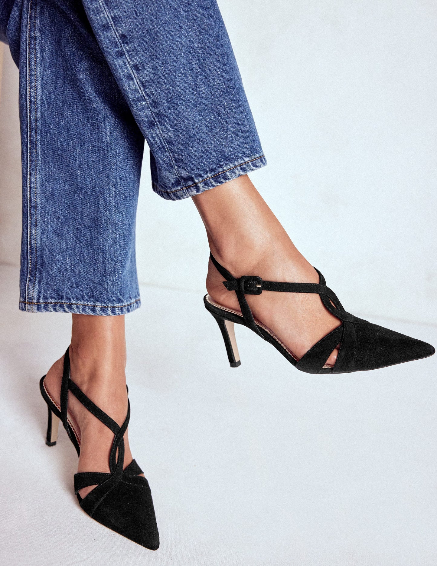 Point Interlocked Heels-Black