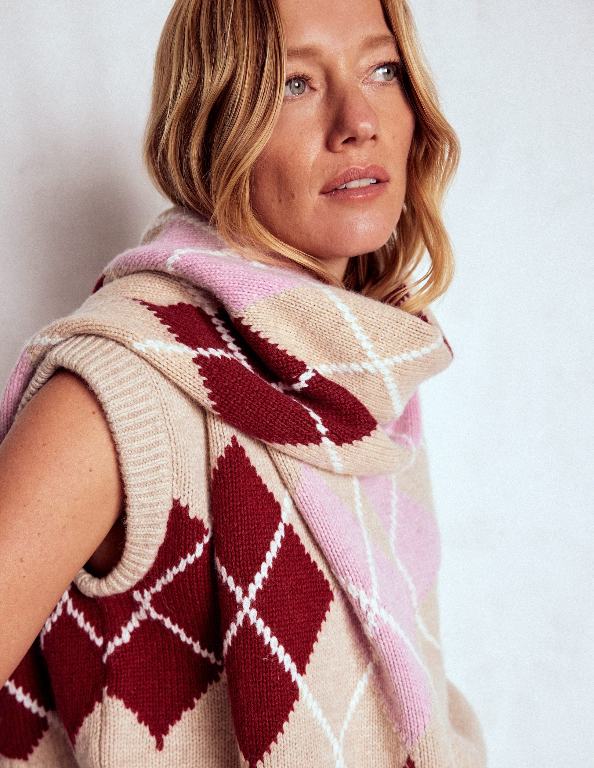 Argyle Scarf-Burgundy-3