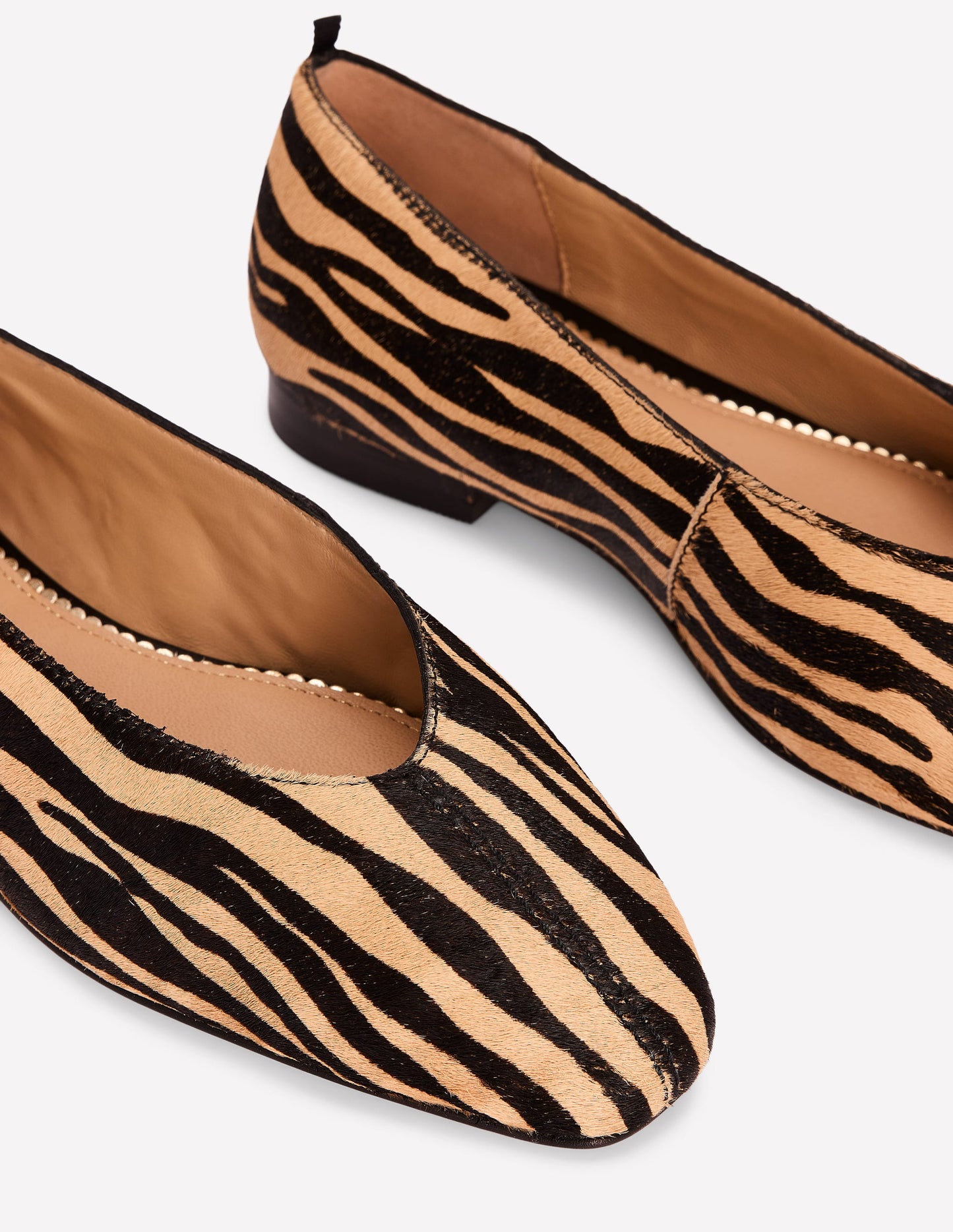 High Cut Stitch Detail Flats-Black/White