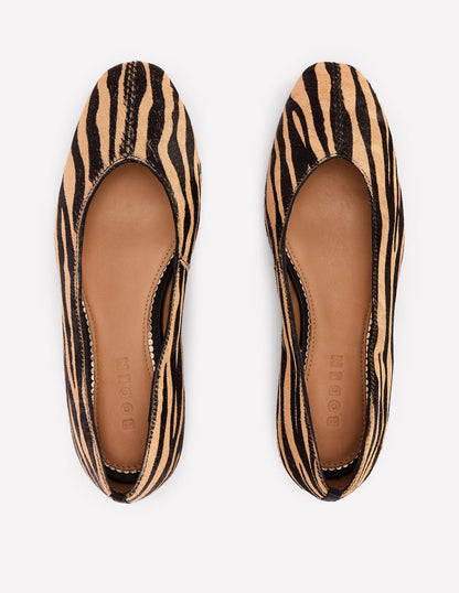 High Cut Stitch Detail Flats-Black/White-6