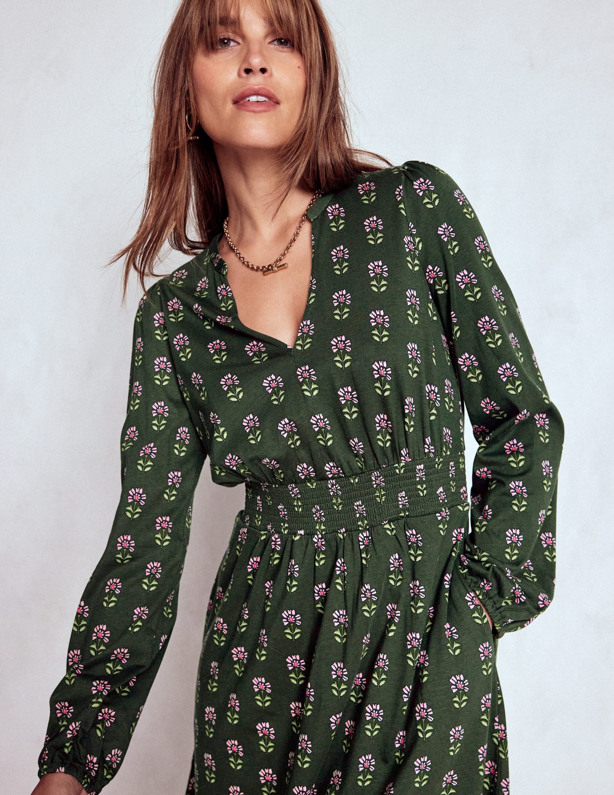 Sarah Short Jersey Dress-Winter Moss, Woodblock Floral - Image 3