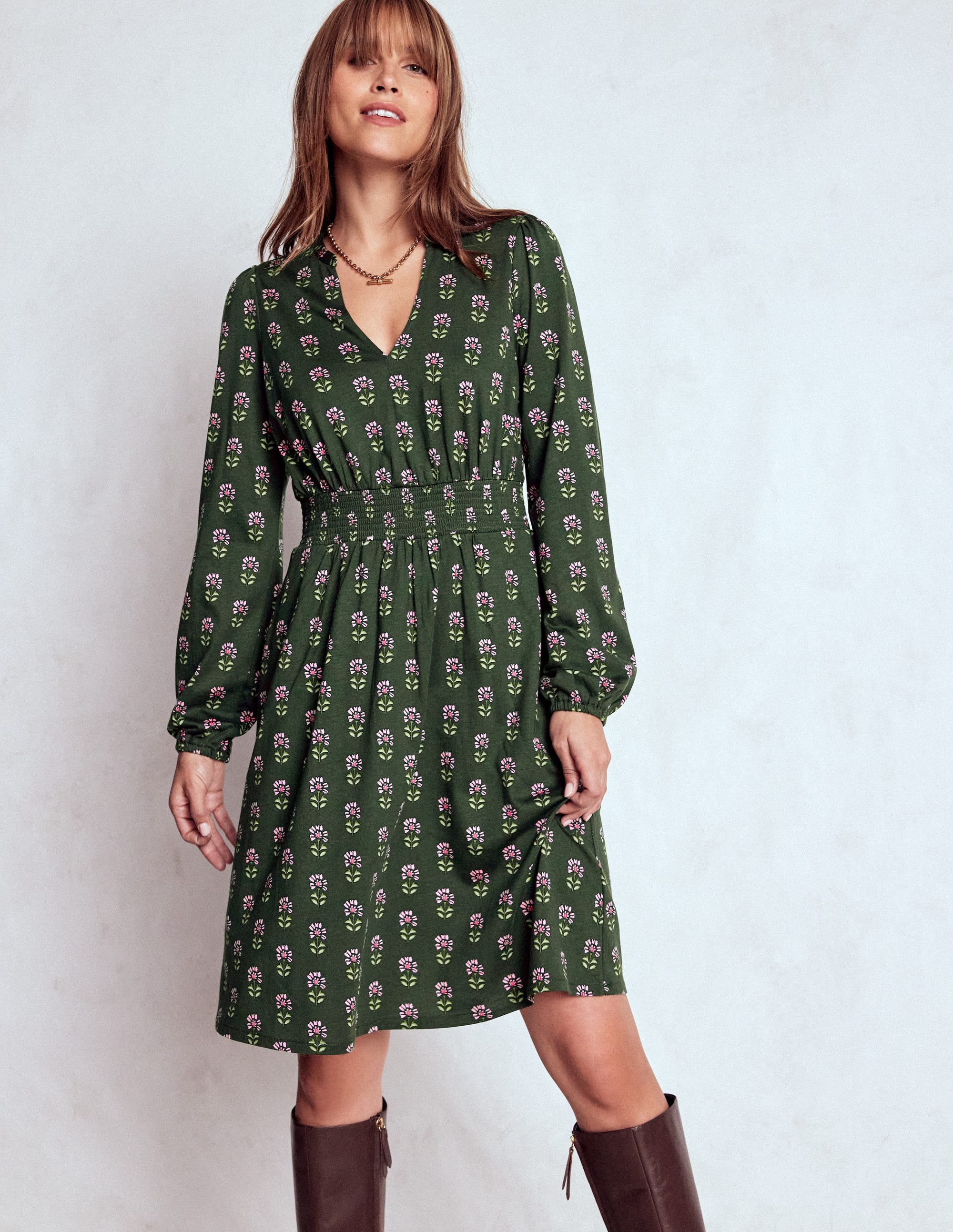 Sarah Short Jersey Dress-Winter Moss, Woodblock Floral - Image 1