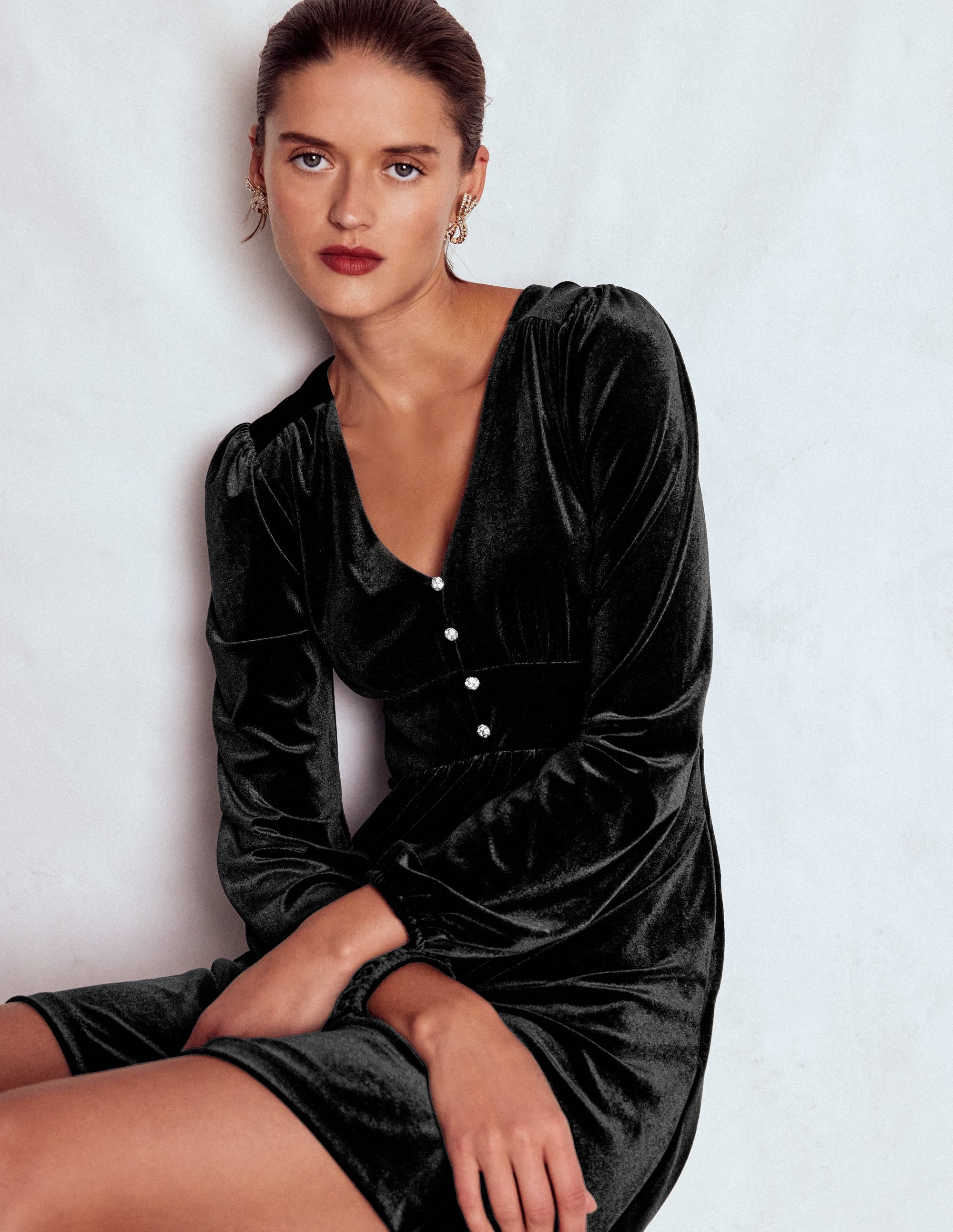 Jocelyn Short Velvet Dress-Black - Image 1