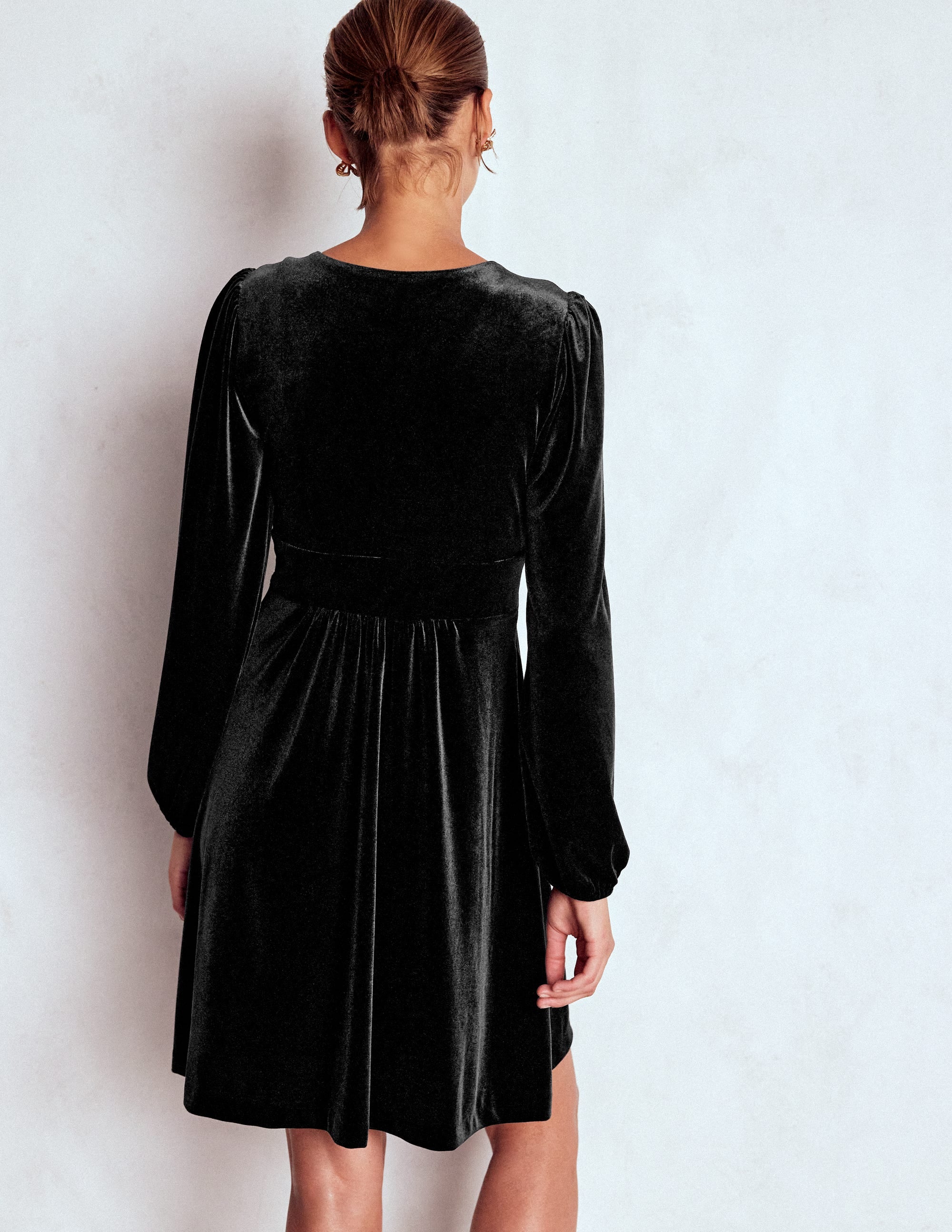 Jocelyn Short Velvet Dress-Black - Image 3