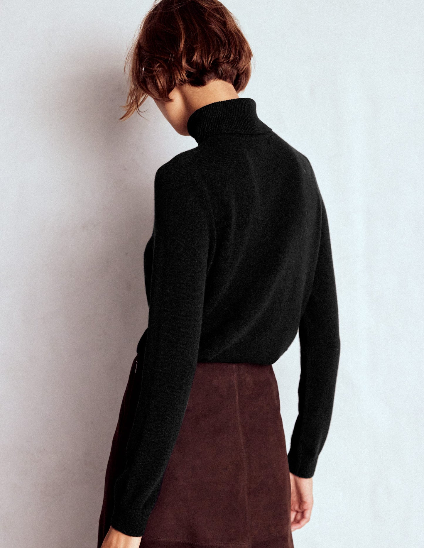 Eva Cashmere Roll Neck Jumper-Black