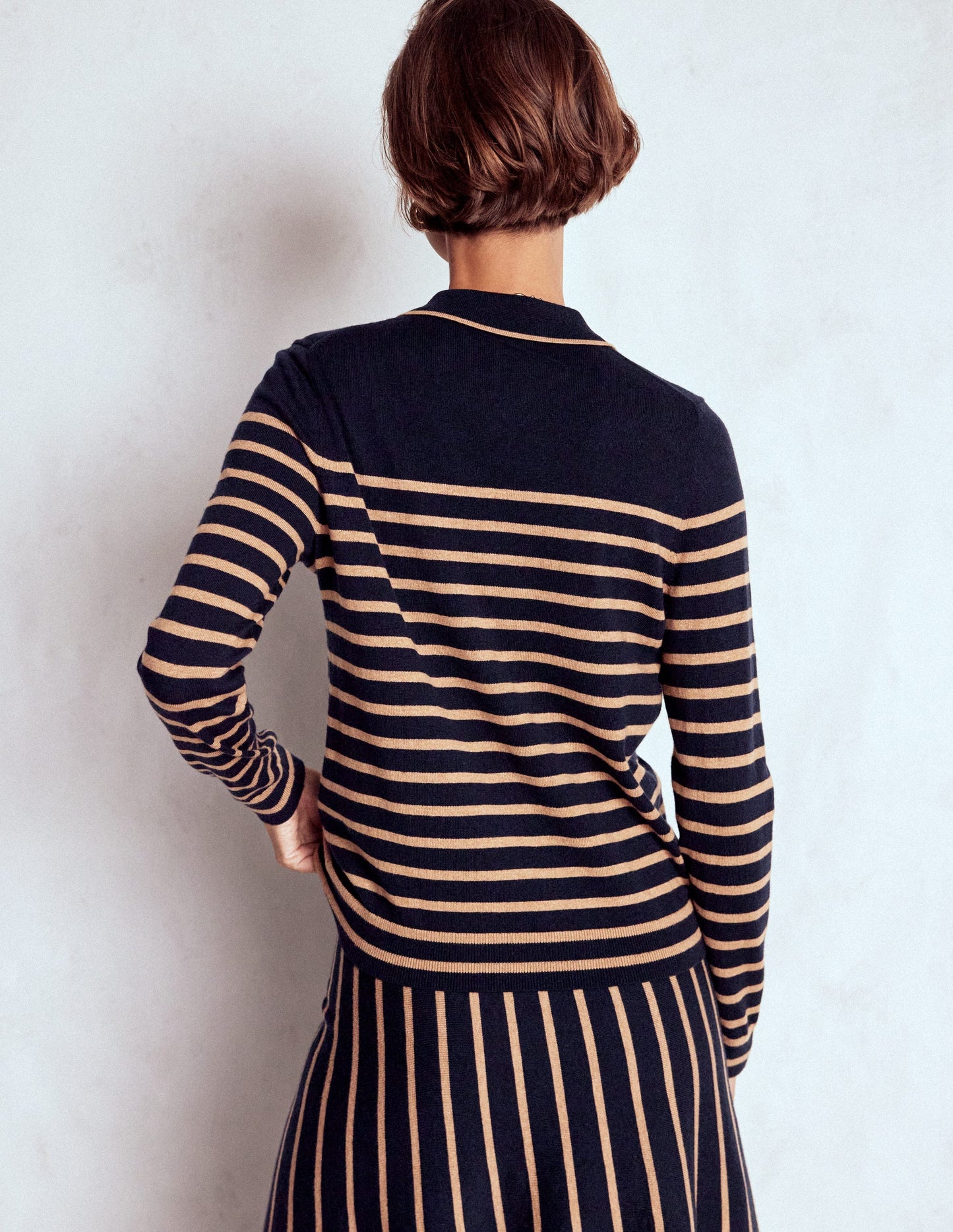 Liz Henley Jumper-Navy / Camel