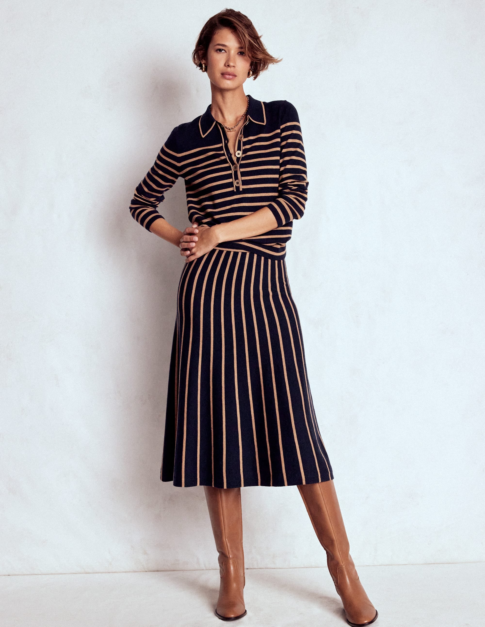 Liz Henley Jumper-Navy / Camel - Image 4