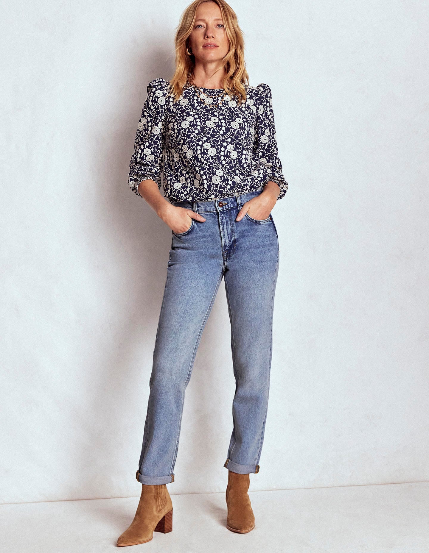 Girlfriend Jeans-Light Vintage