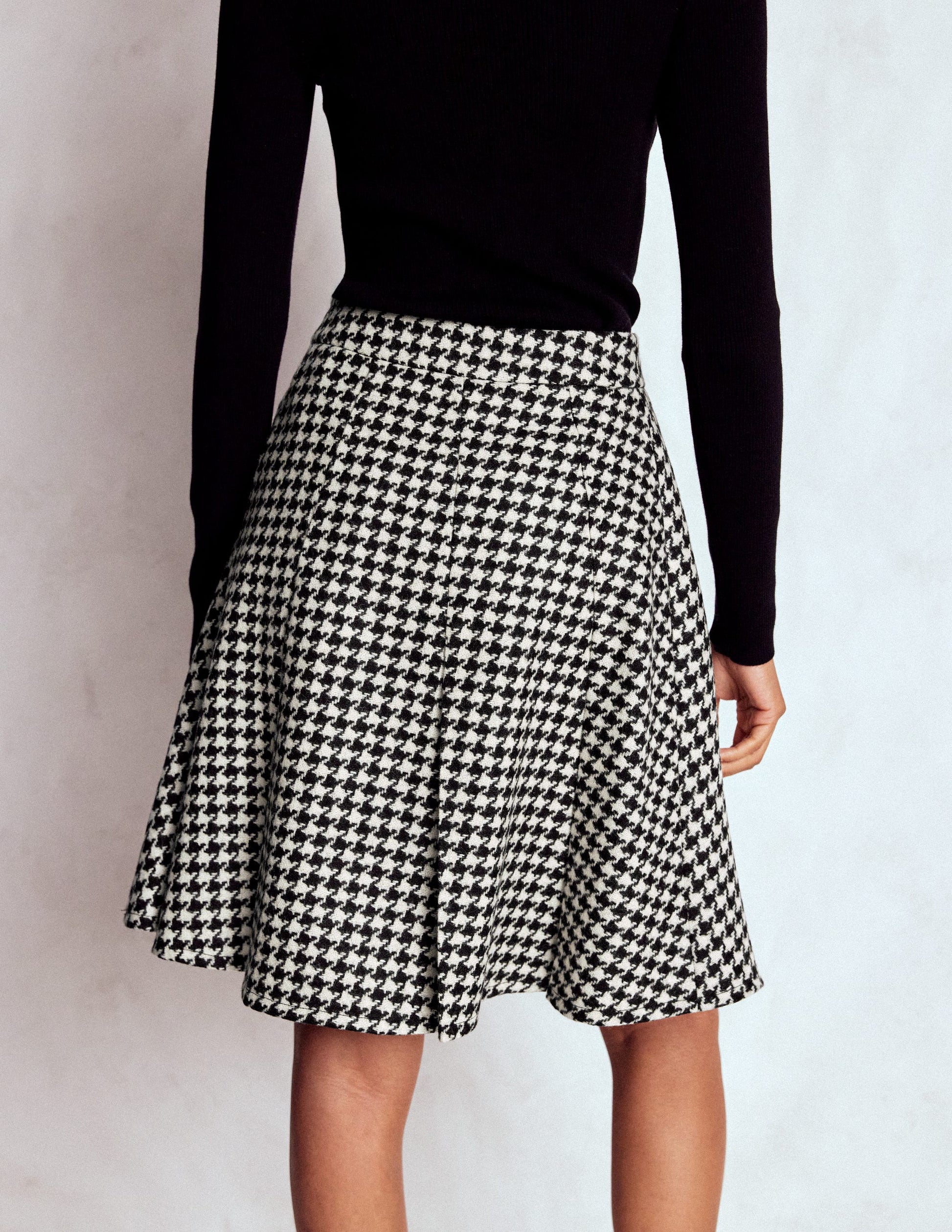 Flippy Wool Skirt-Black Dogstooth-3