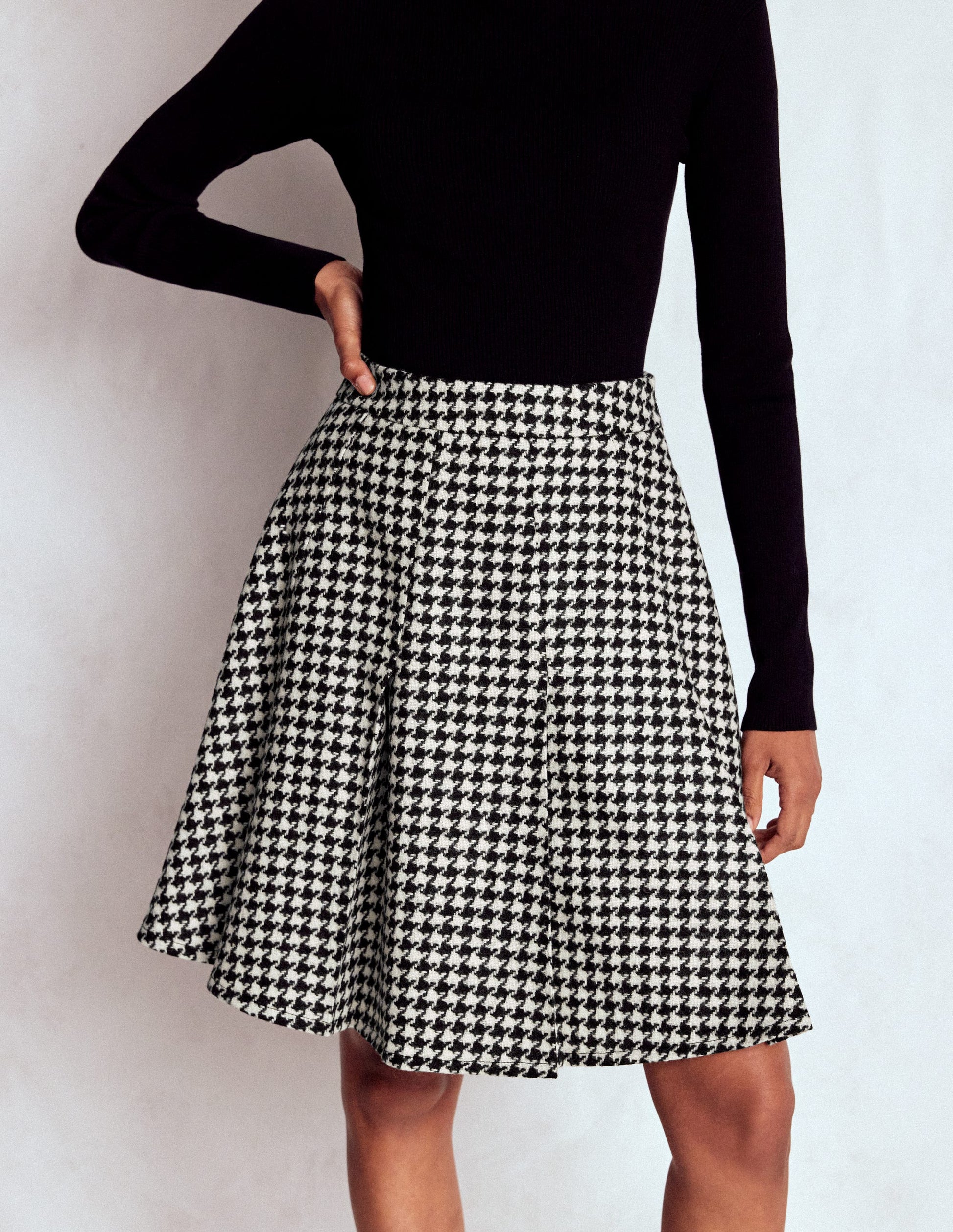 Flippy Wool Skirt-Black Dogstooth-4