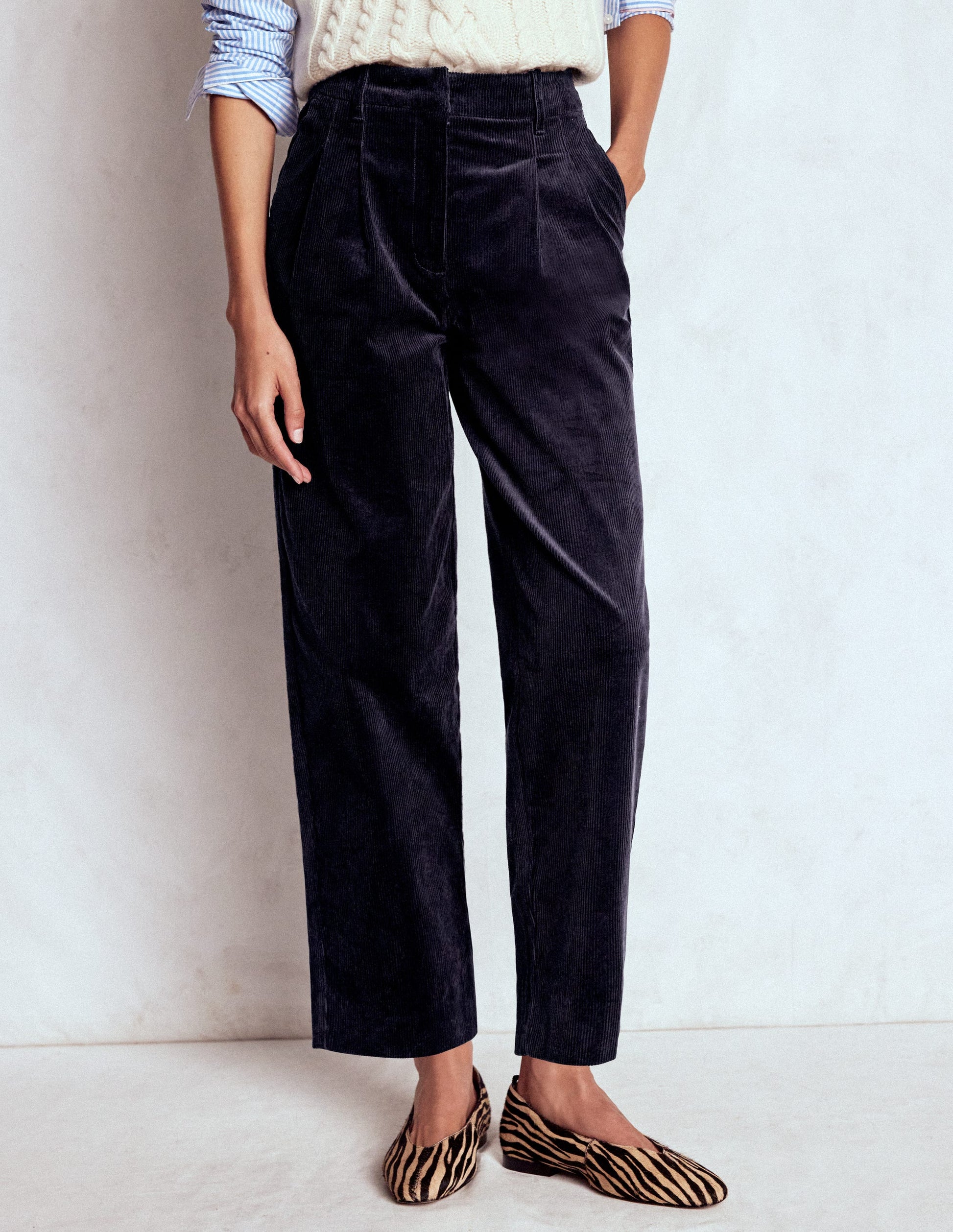Bloomsbury Cord Trousers-NAVY-4