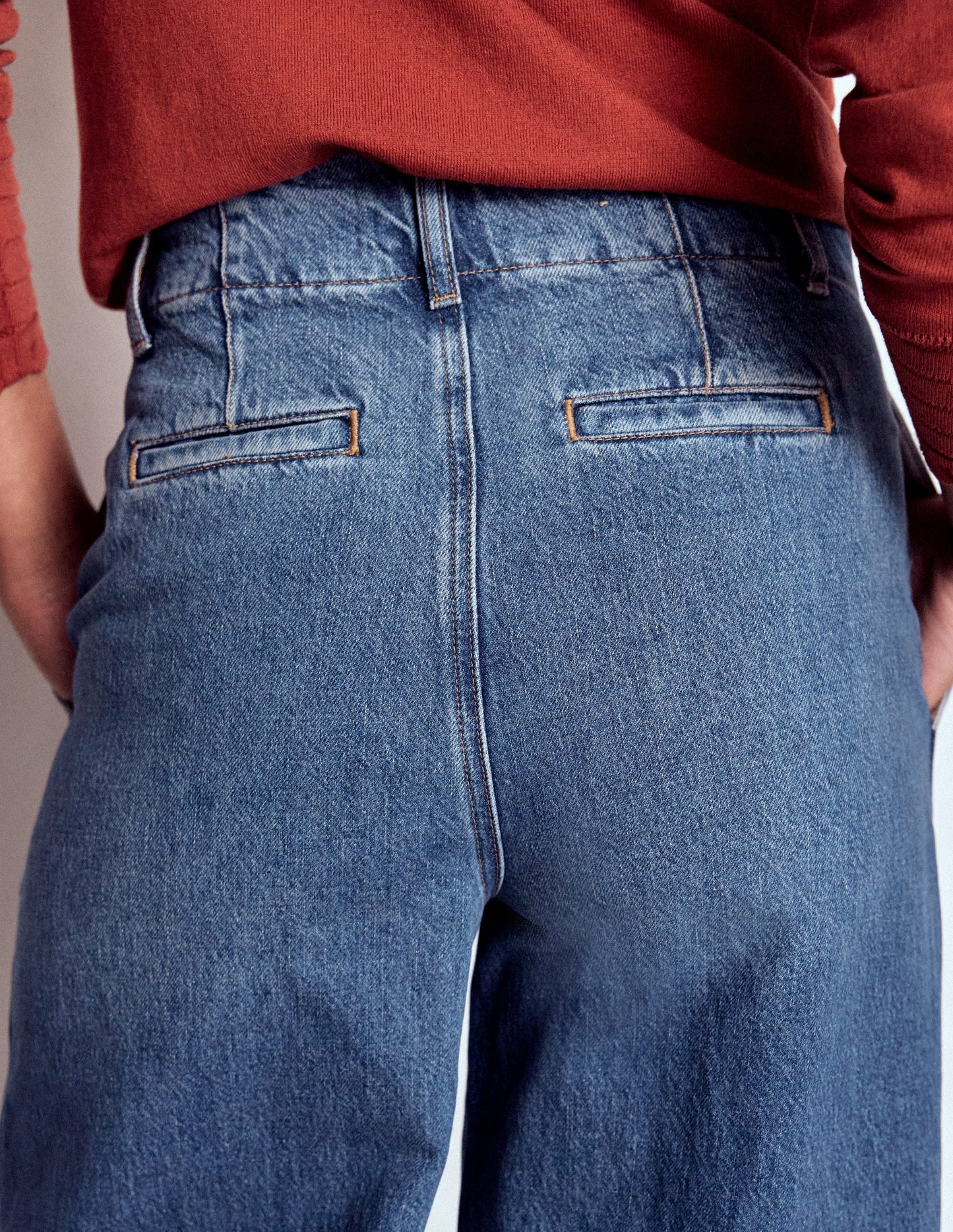 Stitch Detail Wide Leg Jeans-Mid Vintage