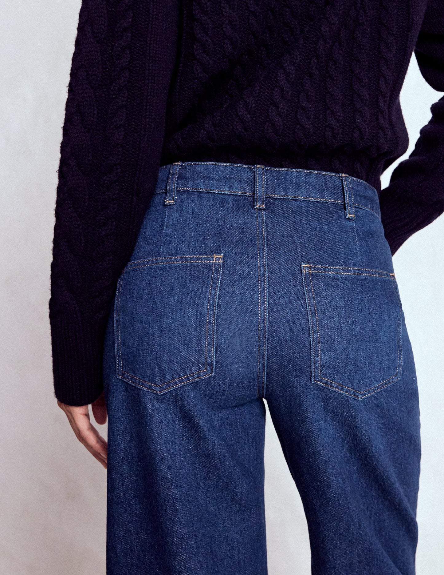 Exposed Button Straight Jeans-Indigo