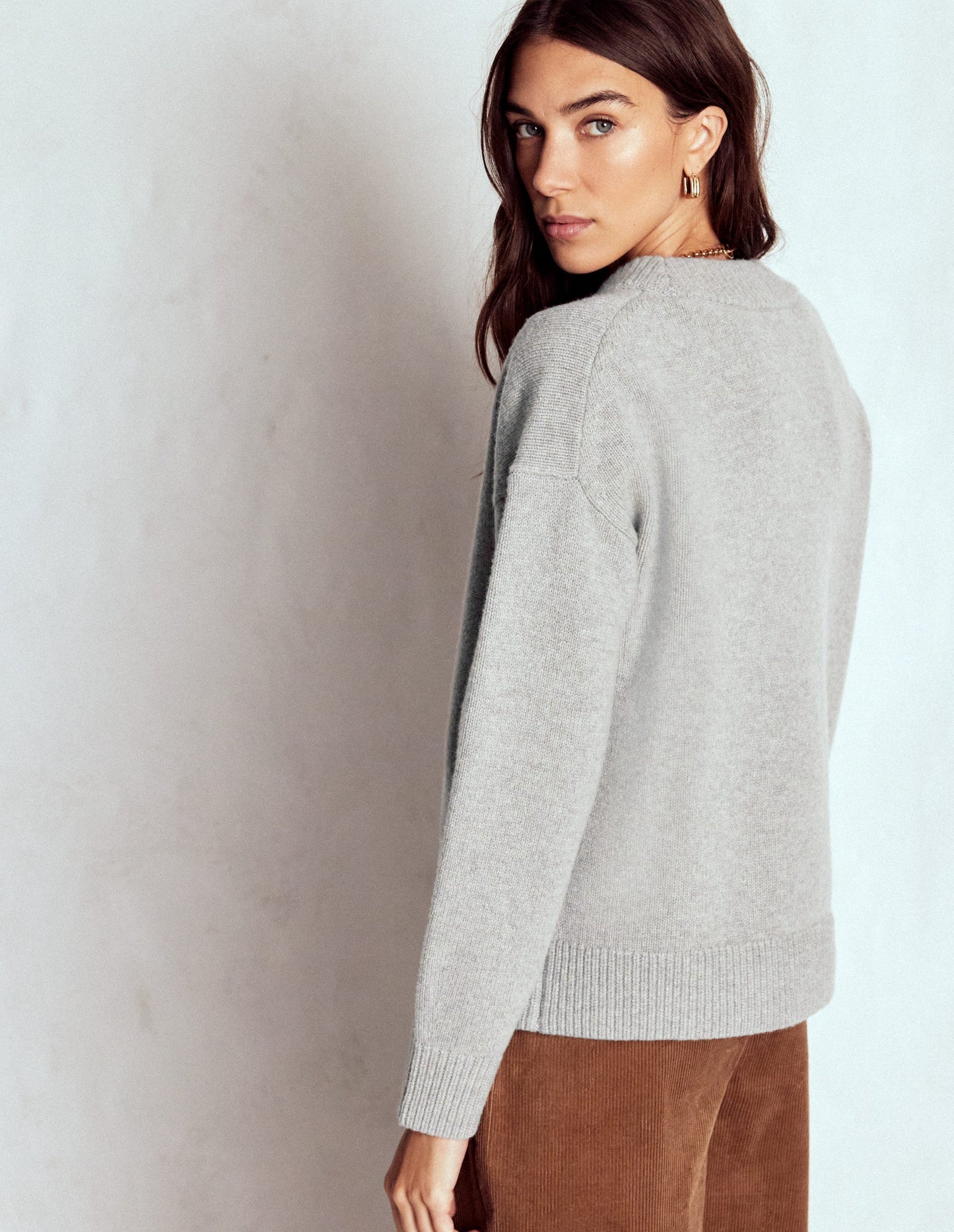 Marion Merino V-neck Jumper-March Hare