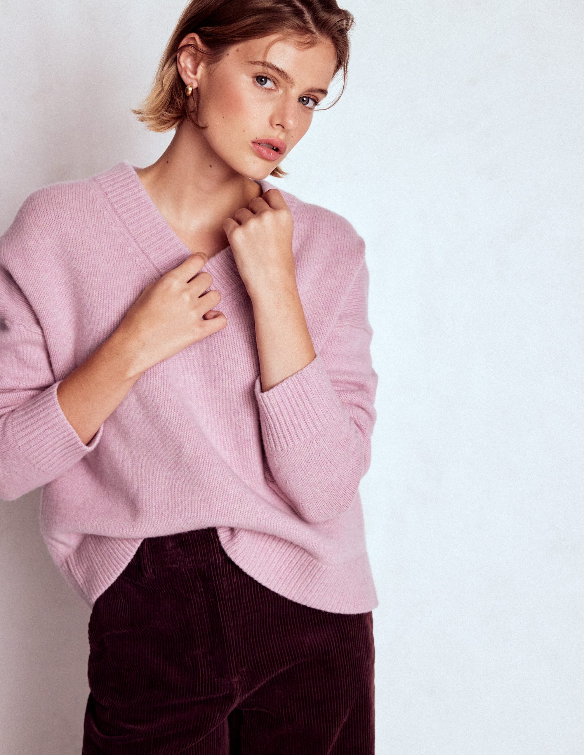 Marion Merino V-neck Jumper-Blush Pink - Image 4