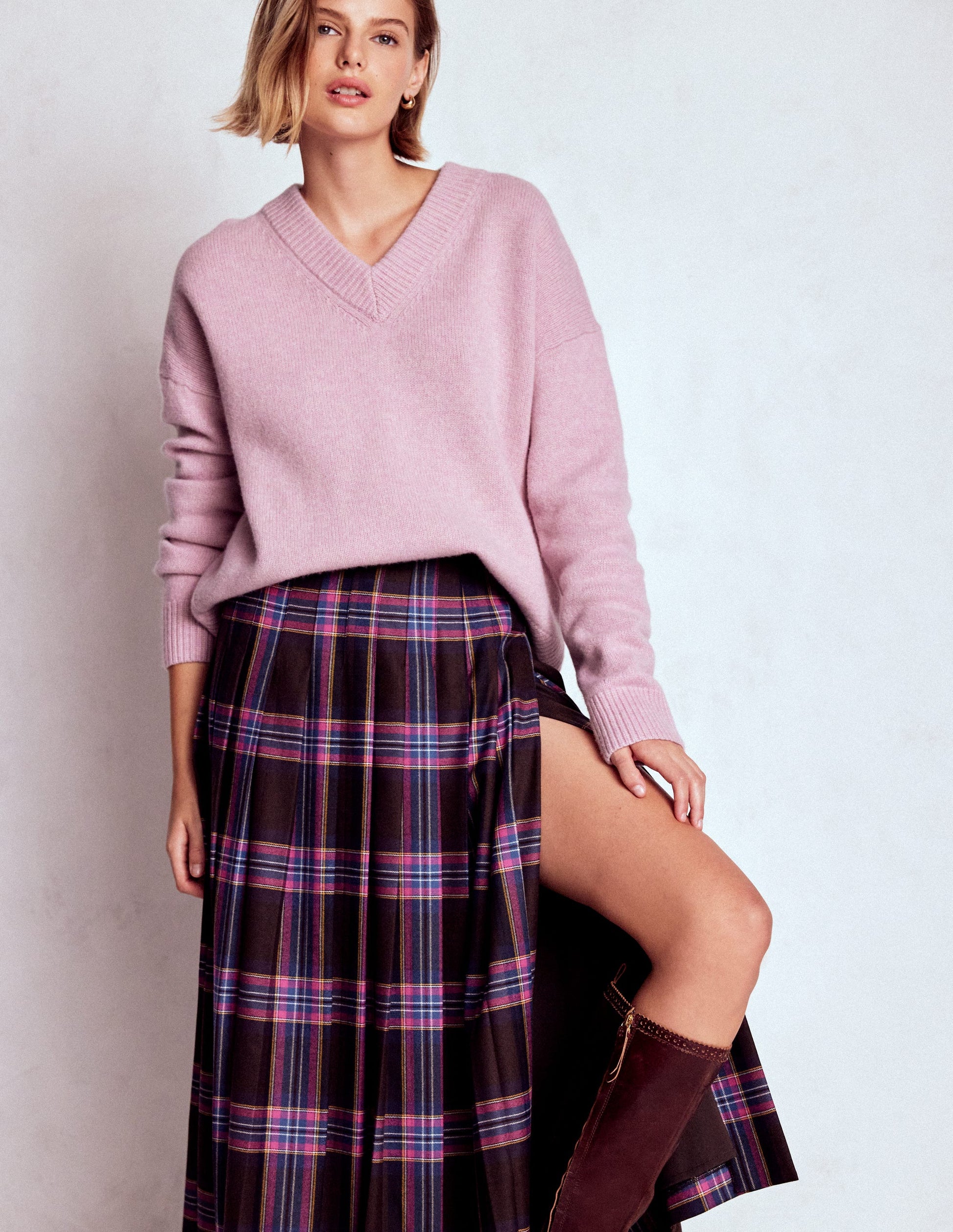 Marion Merino V-neck Jumper-Blush Pink-5