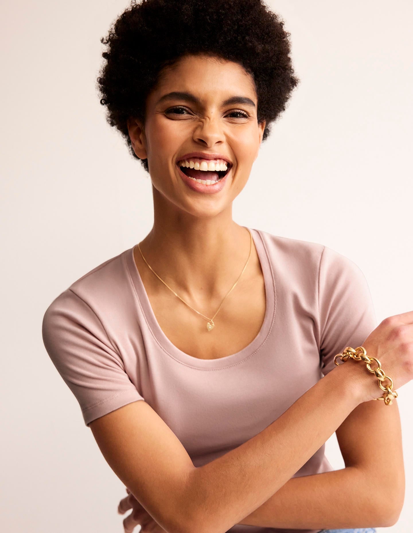 Essential Jersey T-Shirt-Milkshake - Image 1