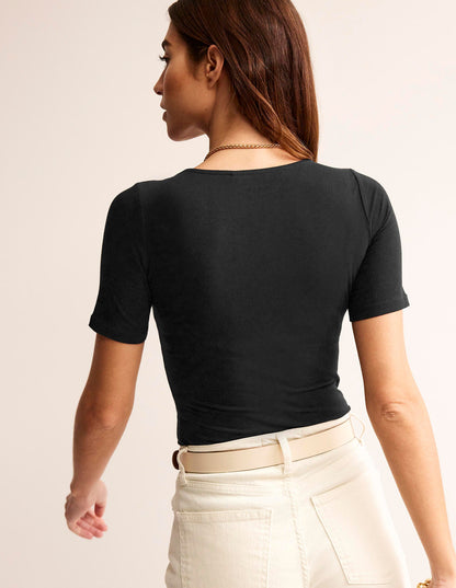 Double Layer Scoop T-shirt-Black-3