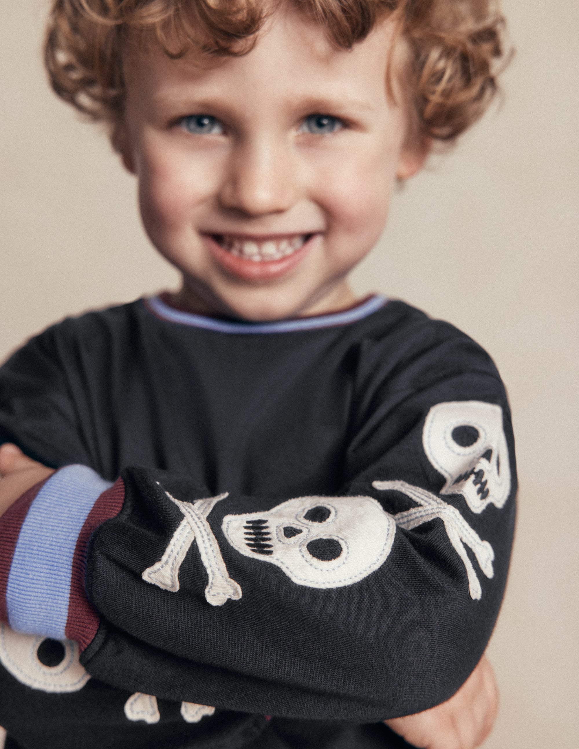Sleeved Appliqué T-shirt-Shadow Grey Skulls - Image 2