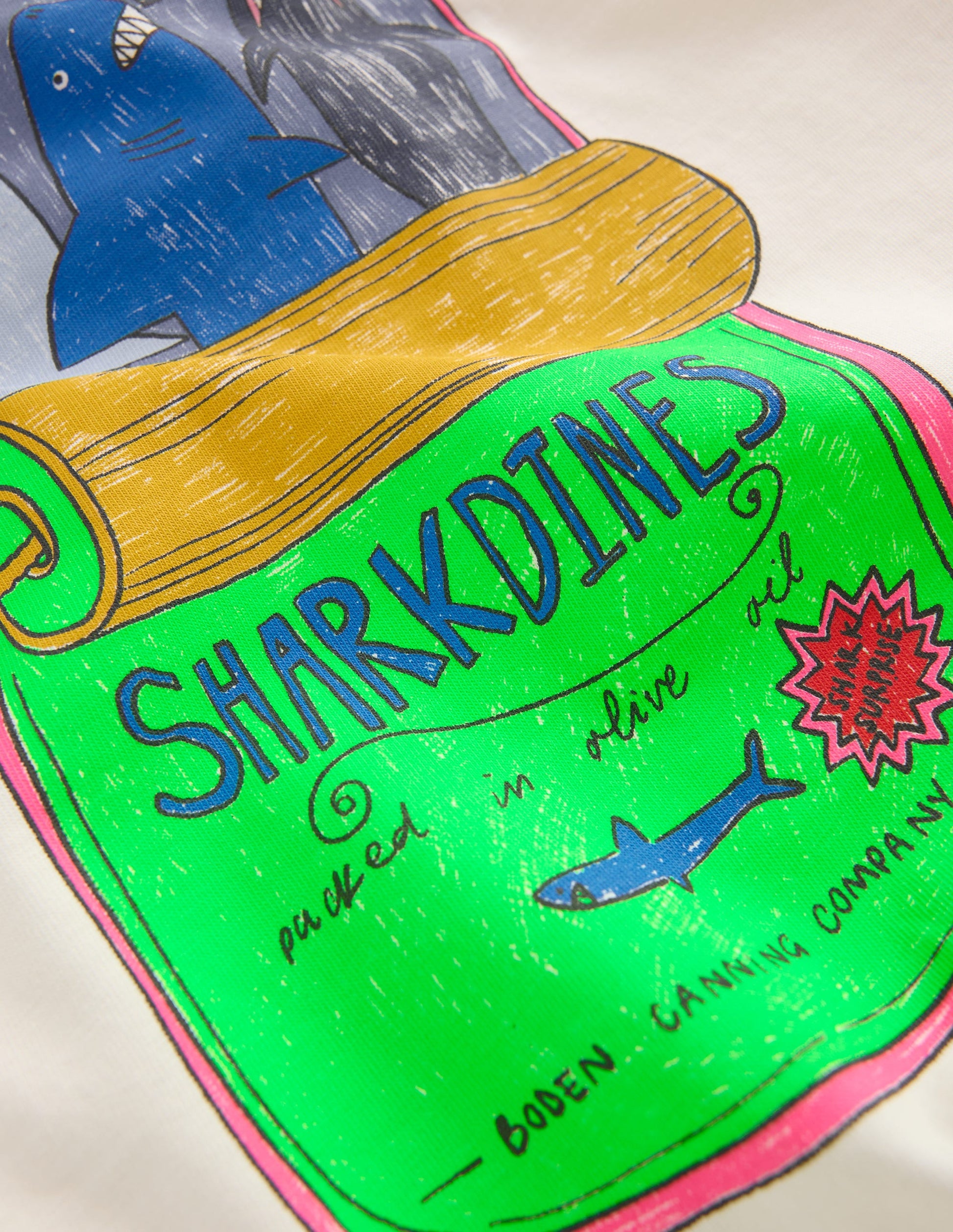 Relaxed Graphic T-shirt B3156-Parchament Sardine Can-4