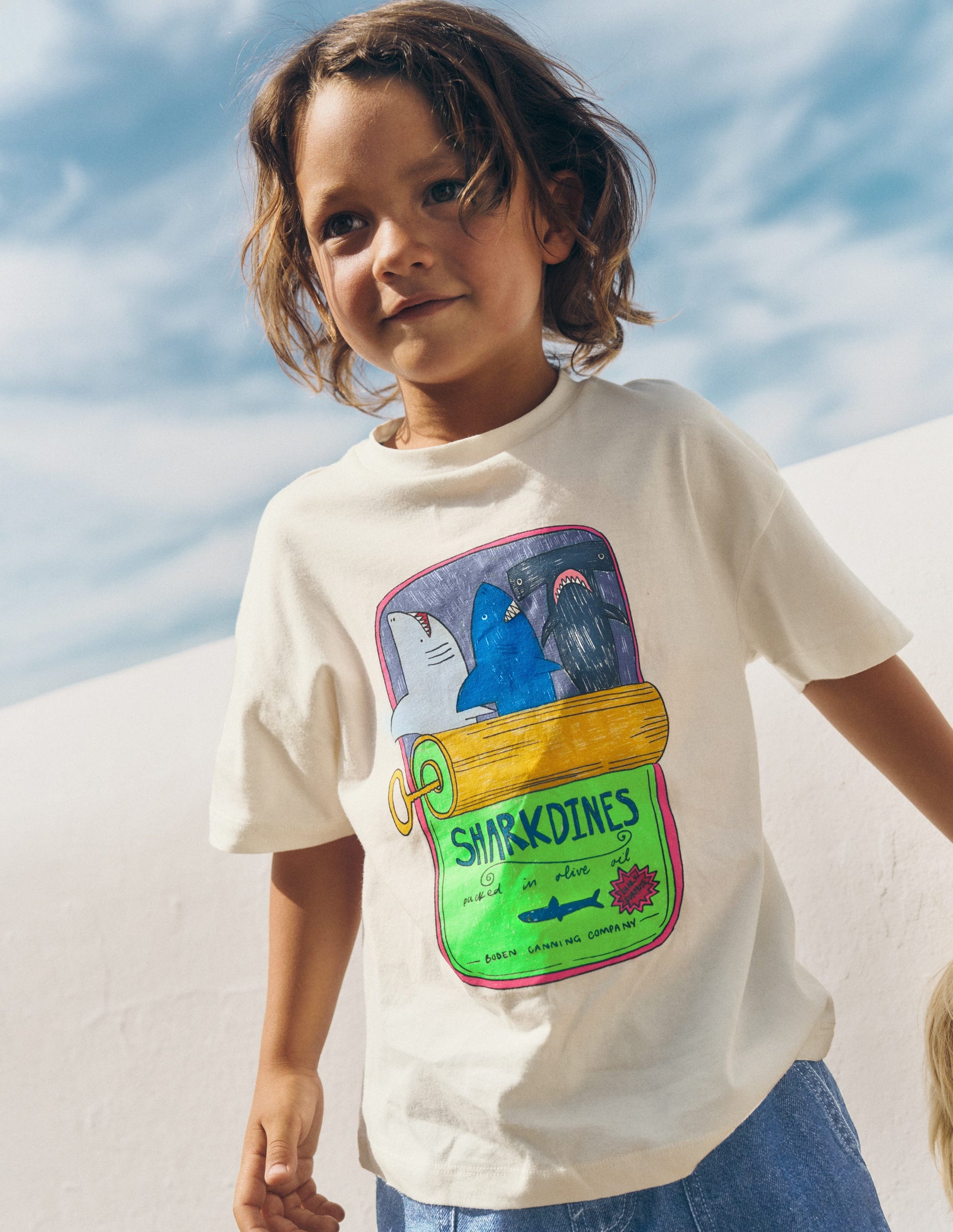 Relaxed Graphic T-shirt B3156-Parchament Sardine Can-1