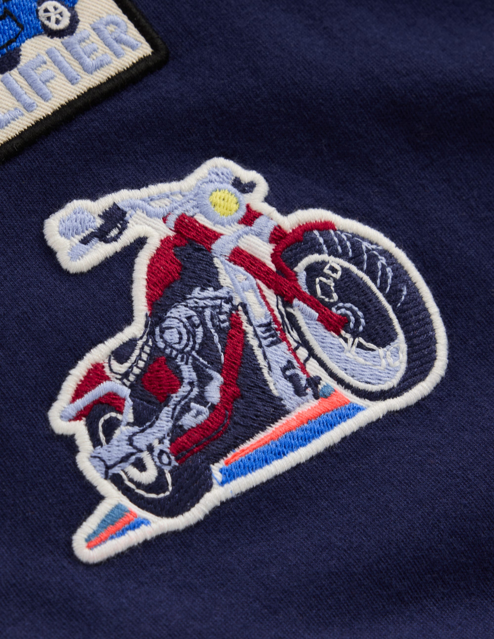 Short Sleeve Badge T-shirt-College Navy Cars - Image 3