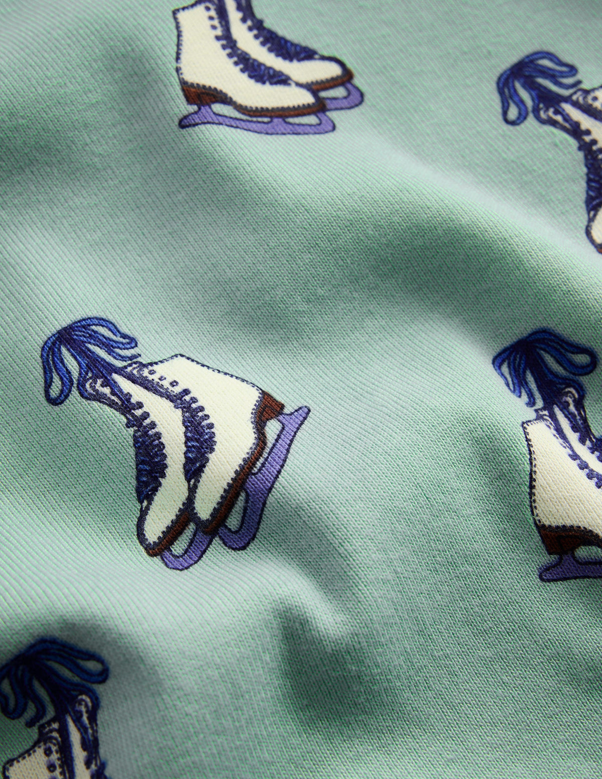 Snug Glow-In-The-Dark Pyjamas-Ice Skates - Image 4