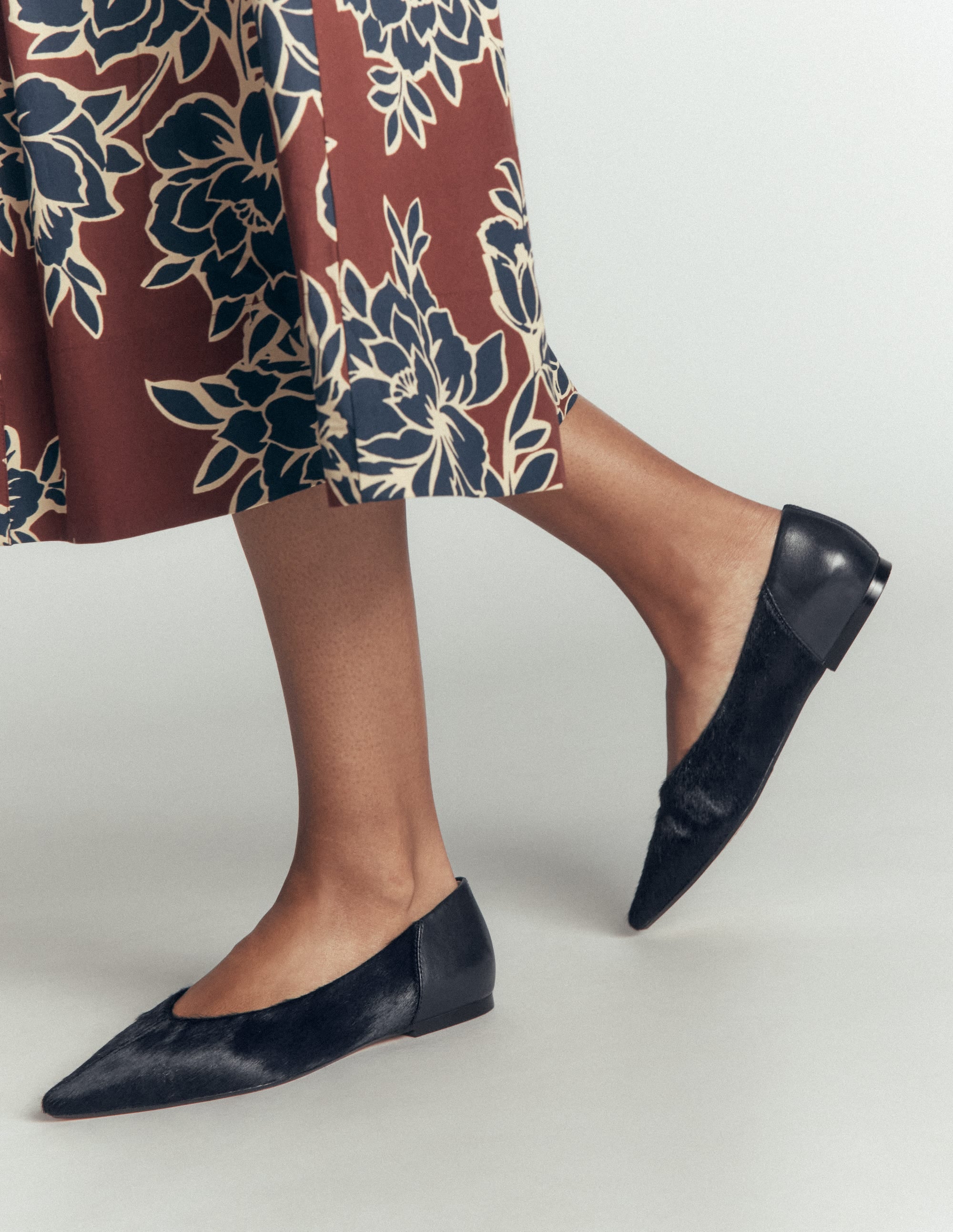 Nigella Pointed Toe Flats-Navy - Image 2